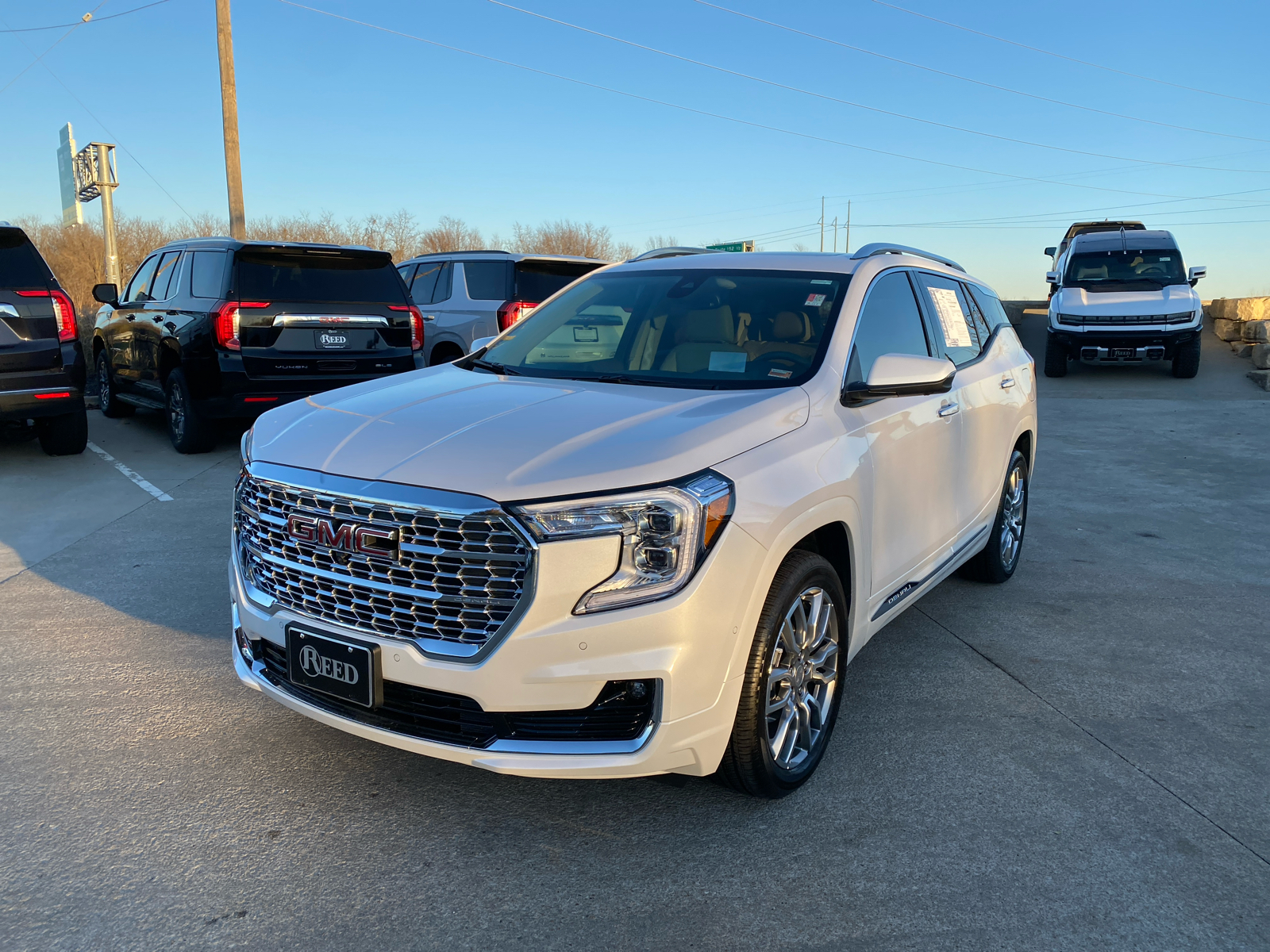 2023 GMC Terrain Denali 2