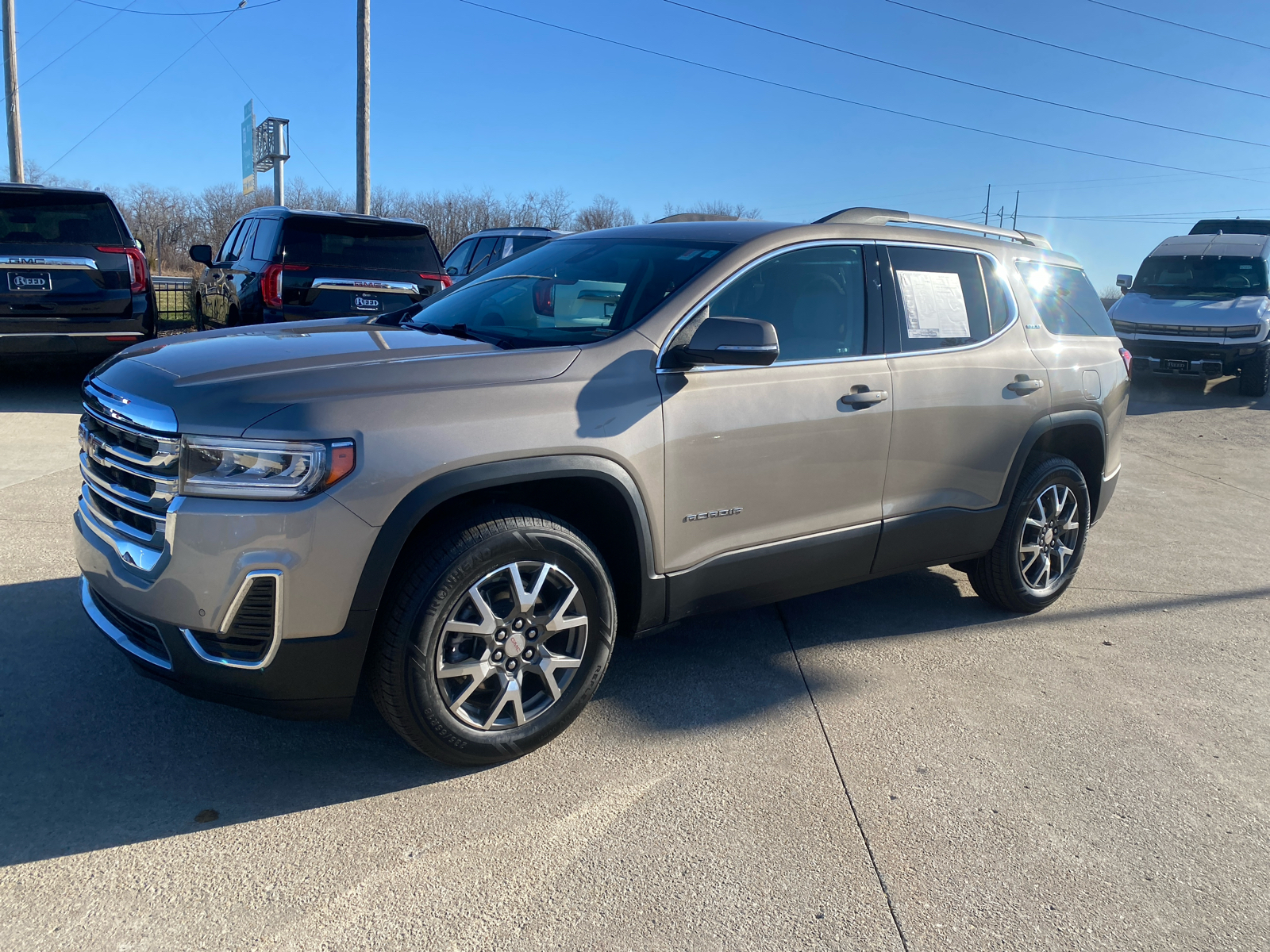 2022 GMC Acadia SLE 1