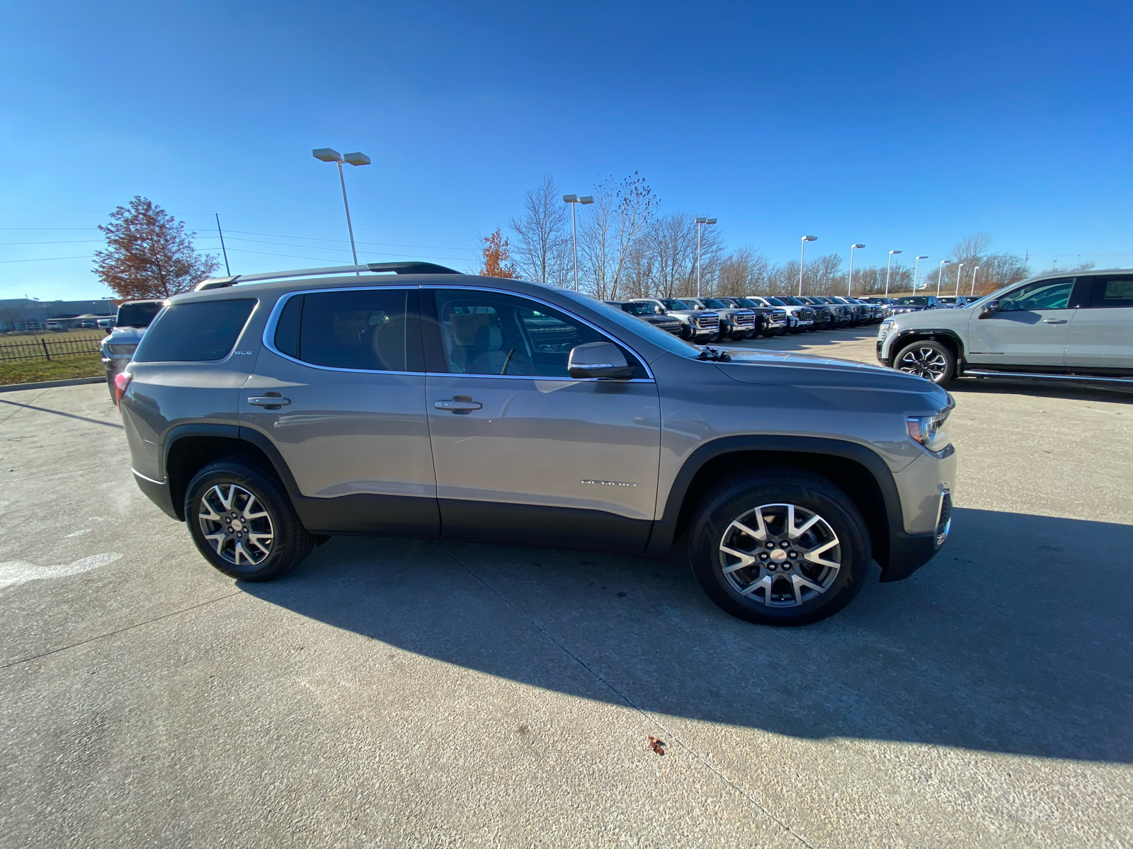 2022 GMC Acadia SLE 5