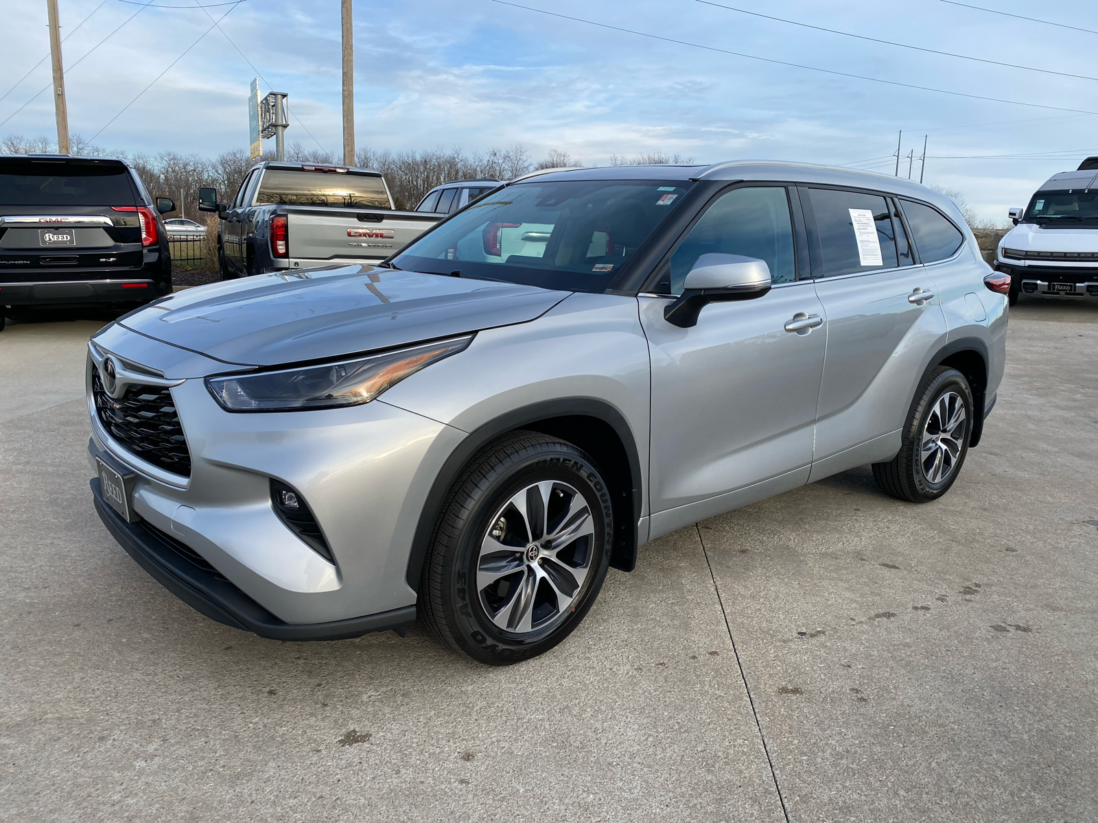 2022 Toyota Highlander XLE 1