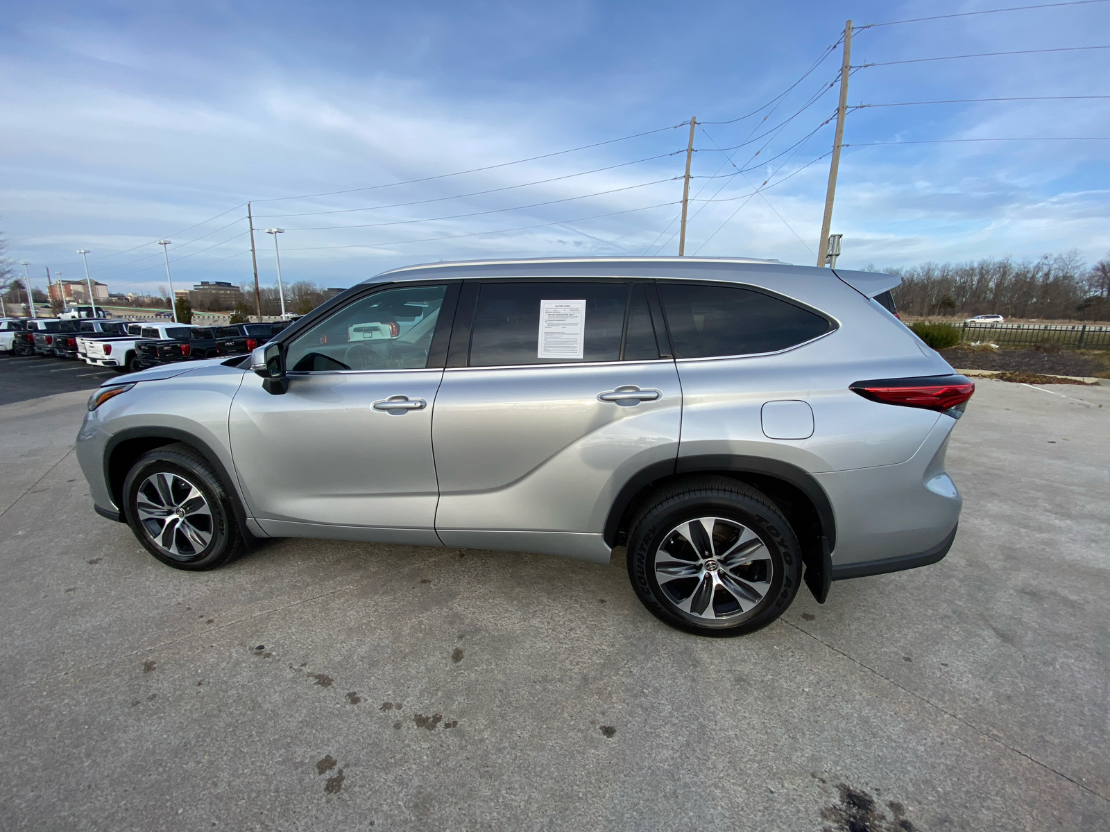 2022 Toyota Highlander XLE 9