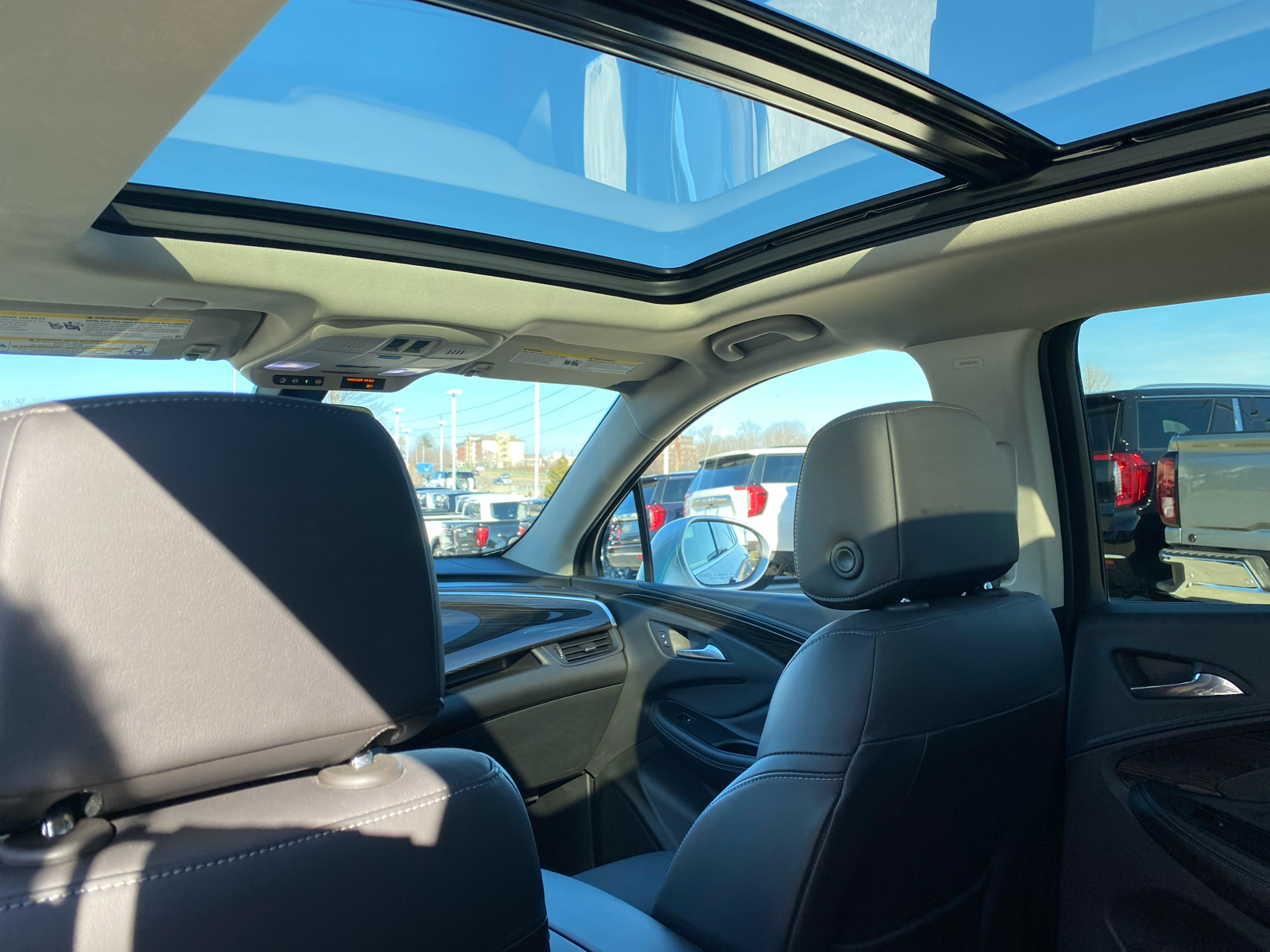 2019 Buick Envision Essence 32