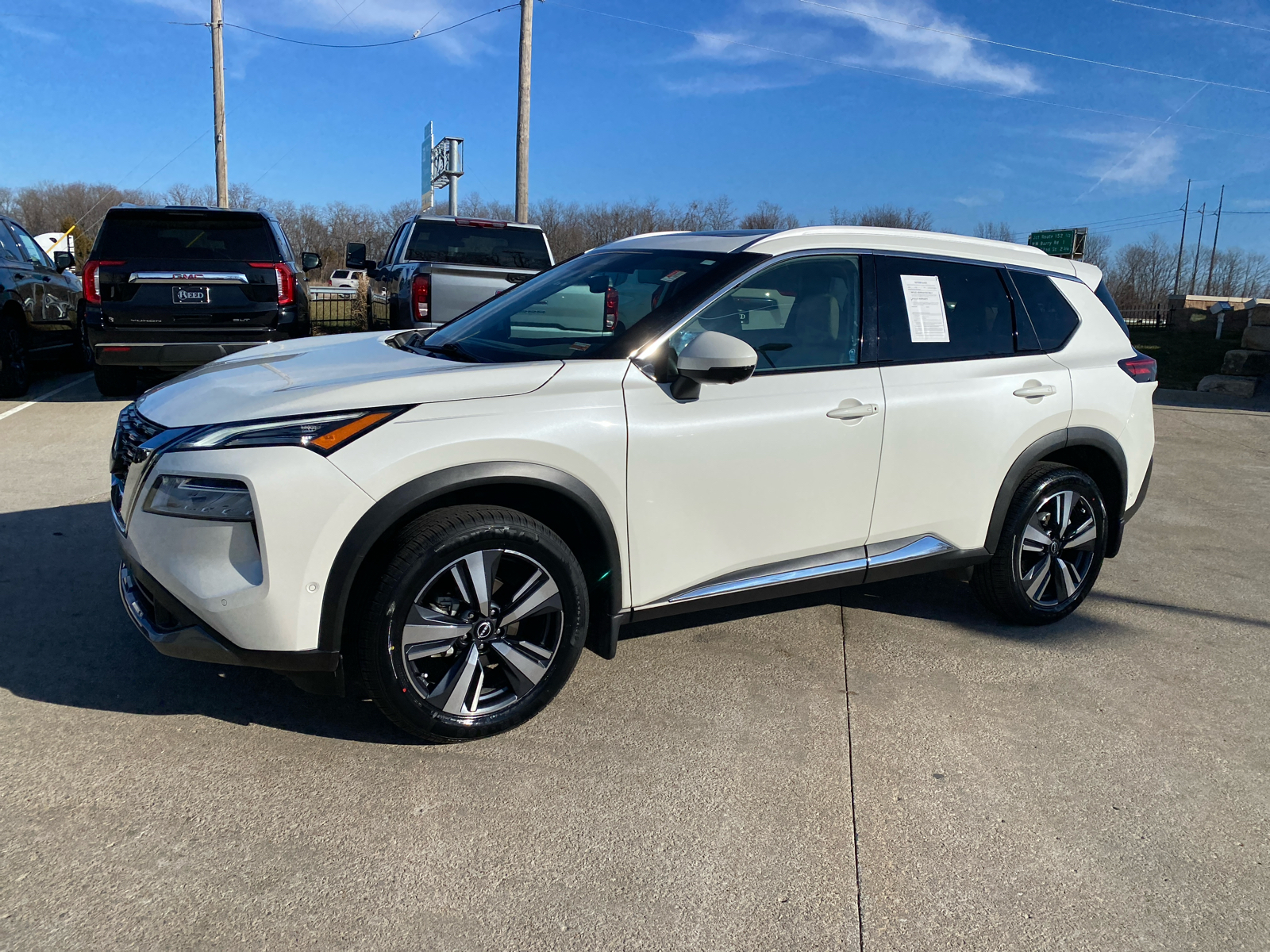 2023 Nissan Rogue SL 1