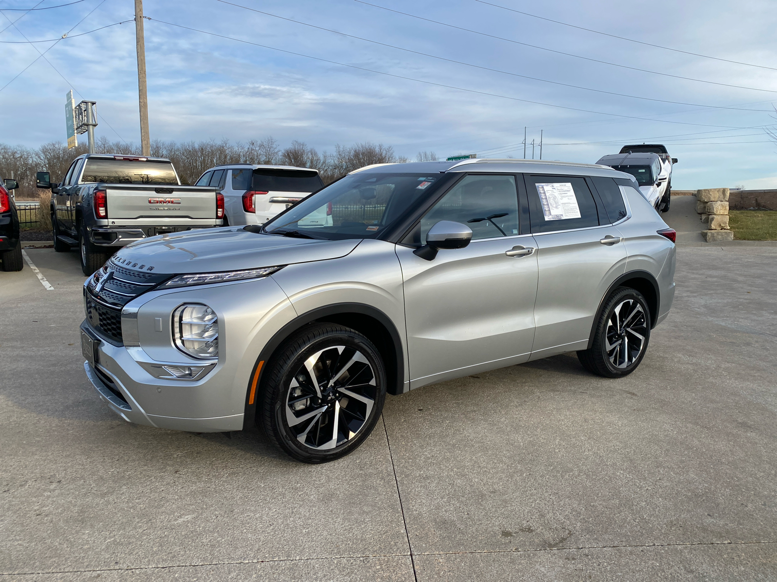 2022 Mitsubishi Outlander SEL 1