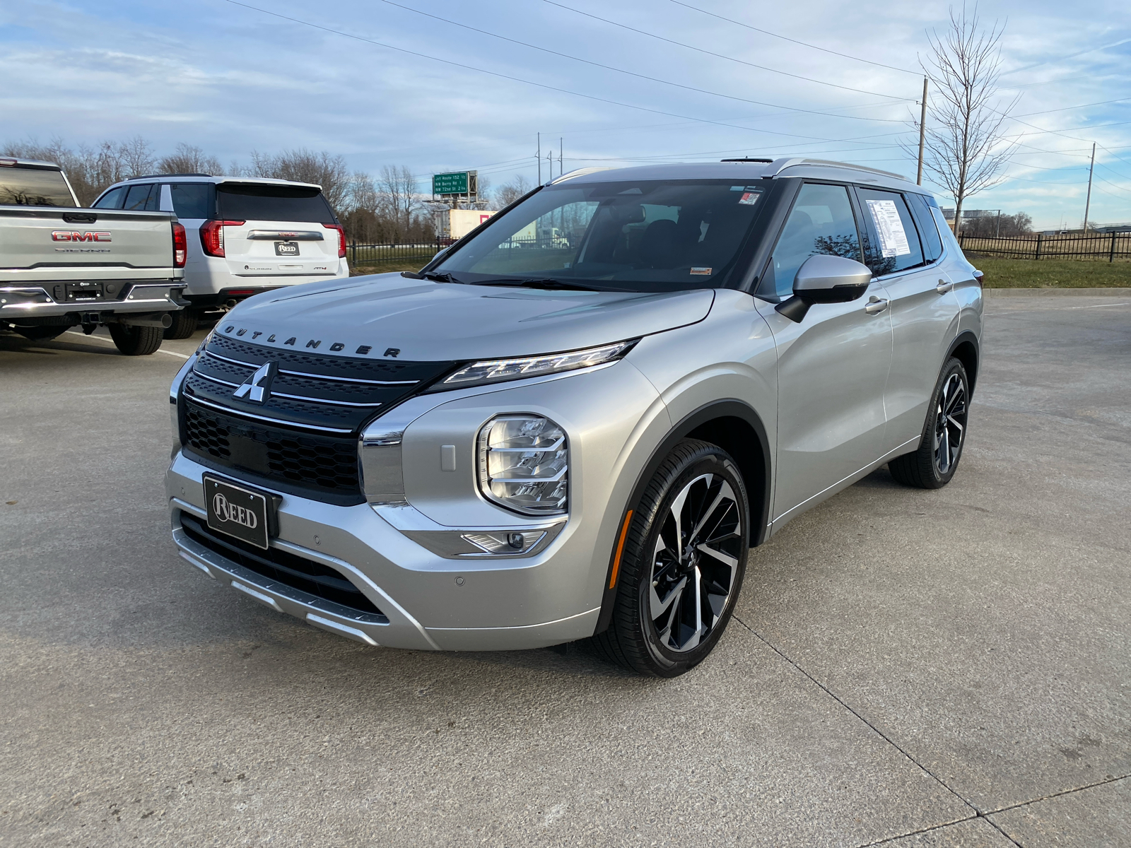 2022 Mitsubishi Outlander SEL 2