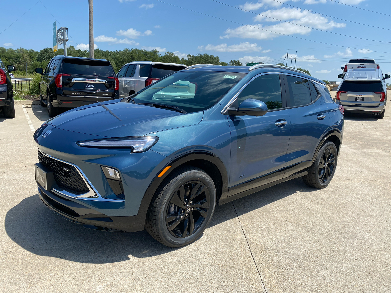 2025 Buick Encore GX Sport Touring 1