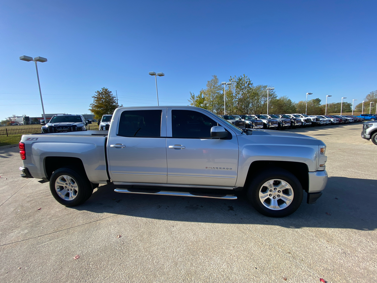 2016 Chevrolet Silverado 1500 LT 4WD Crew Cab 143.5 5