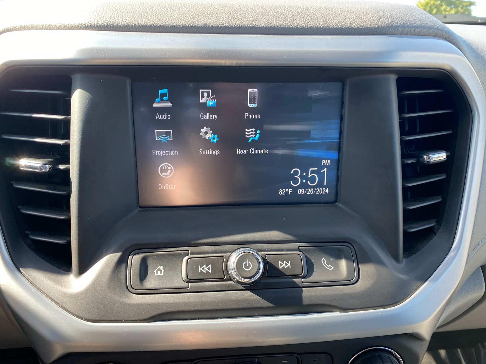 2018 GMC Acadia SLE 21