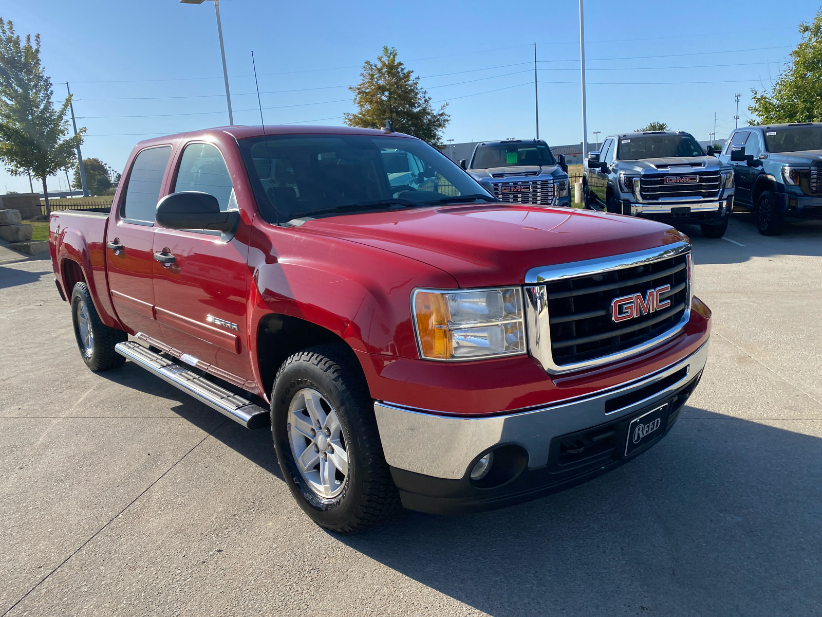 2011 GMC Sierra 1500 SLE 4WD Crew Cab 143.5 4