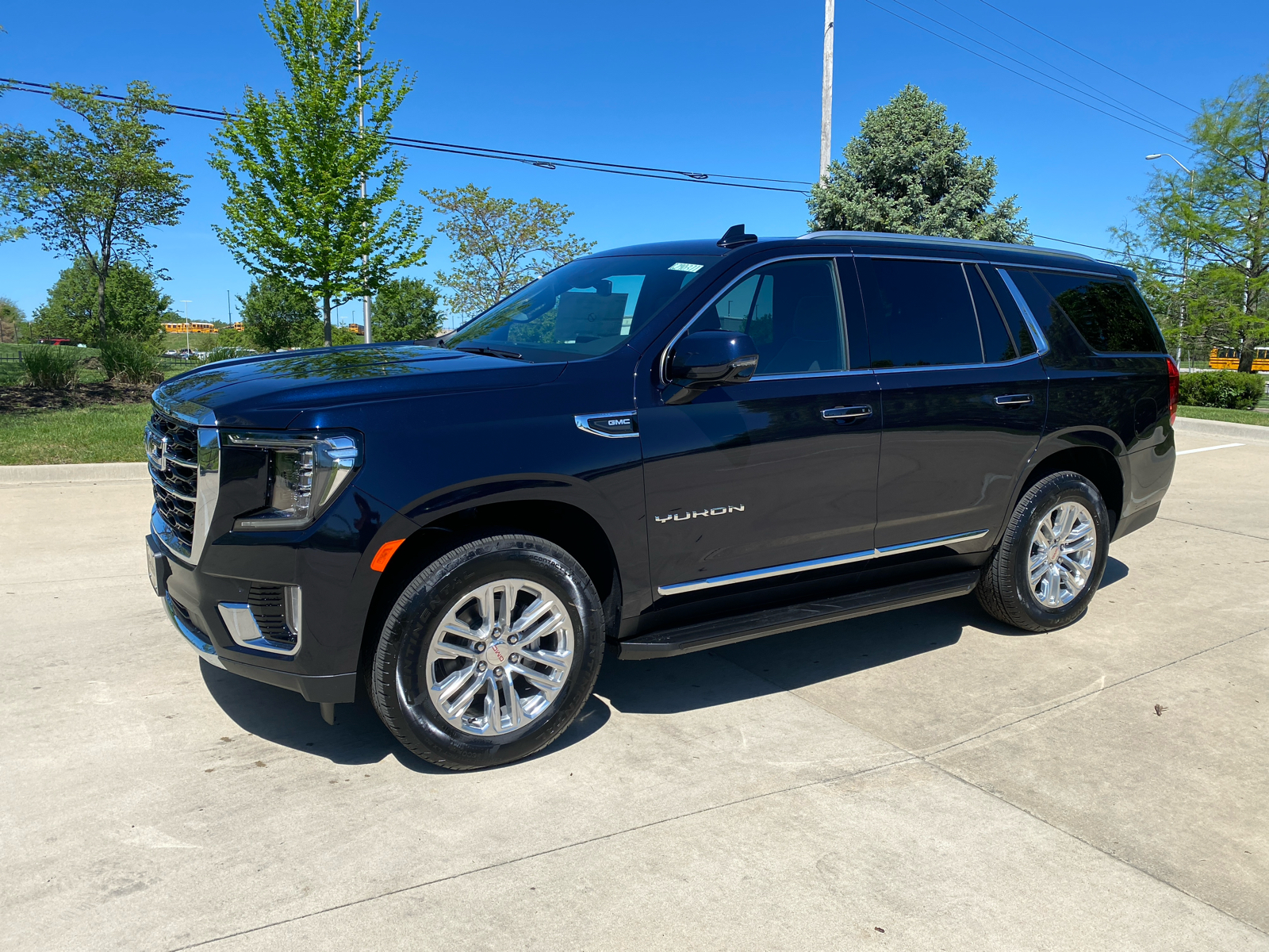 2024 GMC Yukon SLT 1