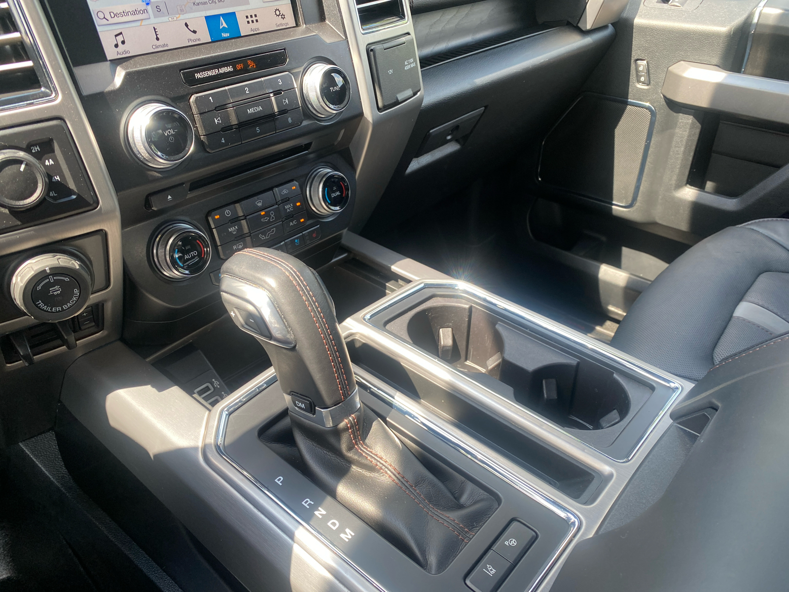 2018 Ford F-150 Platinum 4WD SuperCrew 5.5 Box 27