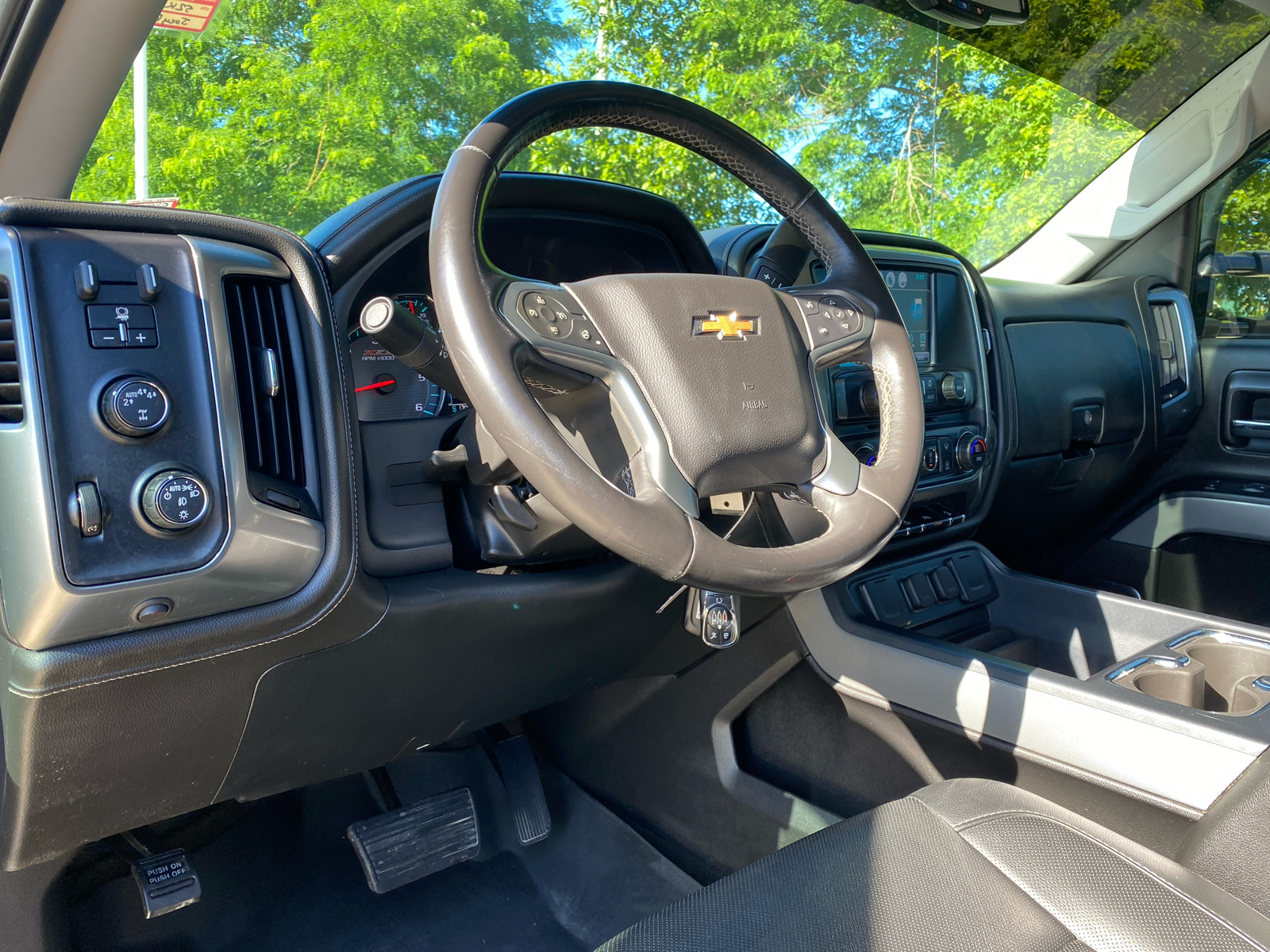 2017 Chevrolet Silverado 1500 LTZ 4WD Crew Cab 143.5 14