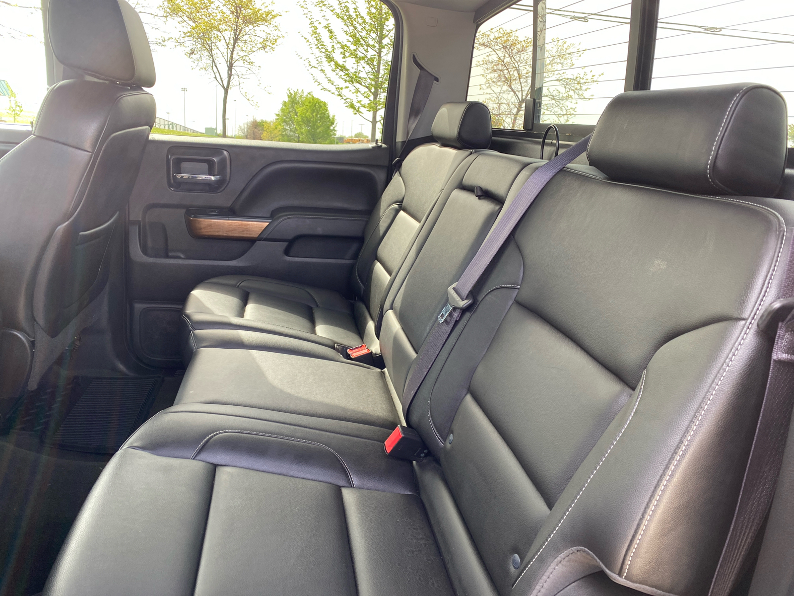 2015 Chevrolet Silverado 1500 LTZ 4WD Crew Cab 143.5 30