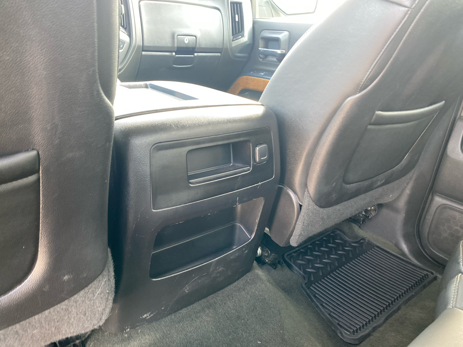 2015 Chevrolet Silverado 1500 LTZ 4WD Crew Cab 143.5 31