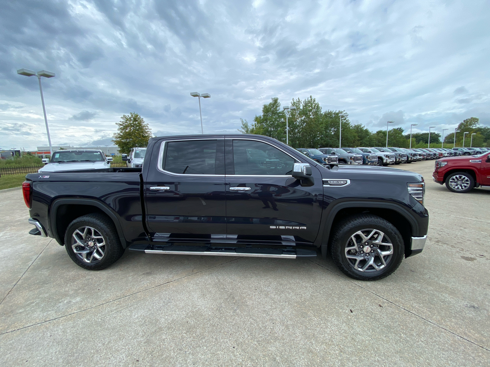 2023 GMC Sierra 1500 SLT 4WD Crew Cab 147 5