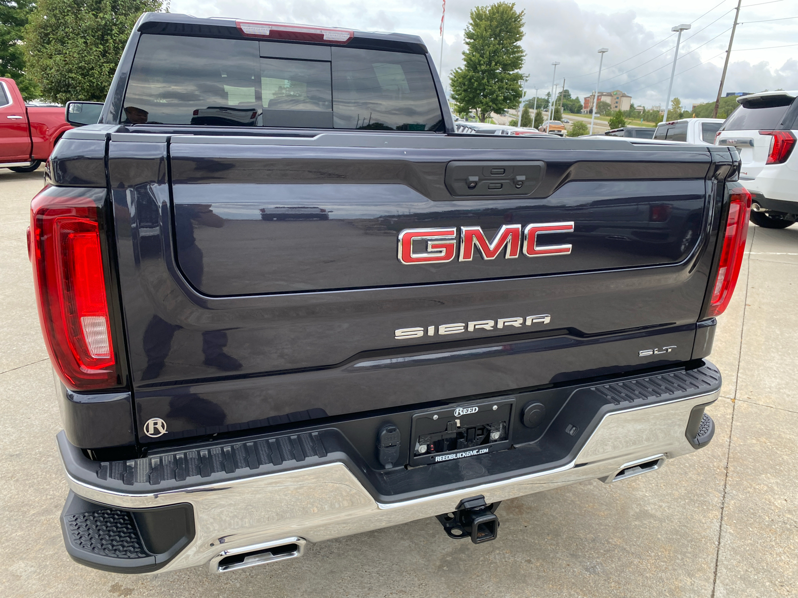 2023 GMC Sierra 1500 SLT 4WD Crew Cab 147 35