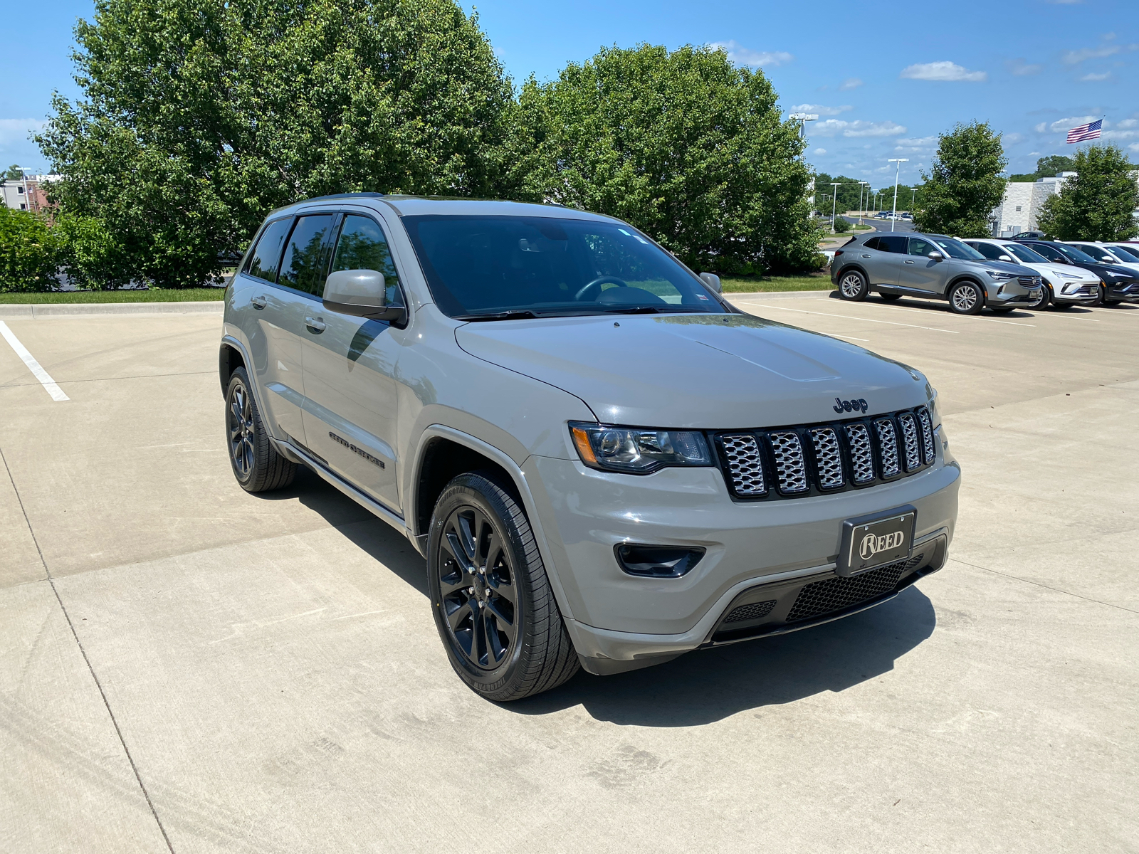 2019 Jeep Grand Cherokee Altitude 4