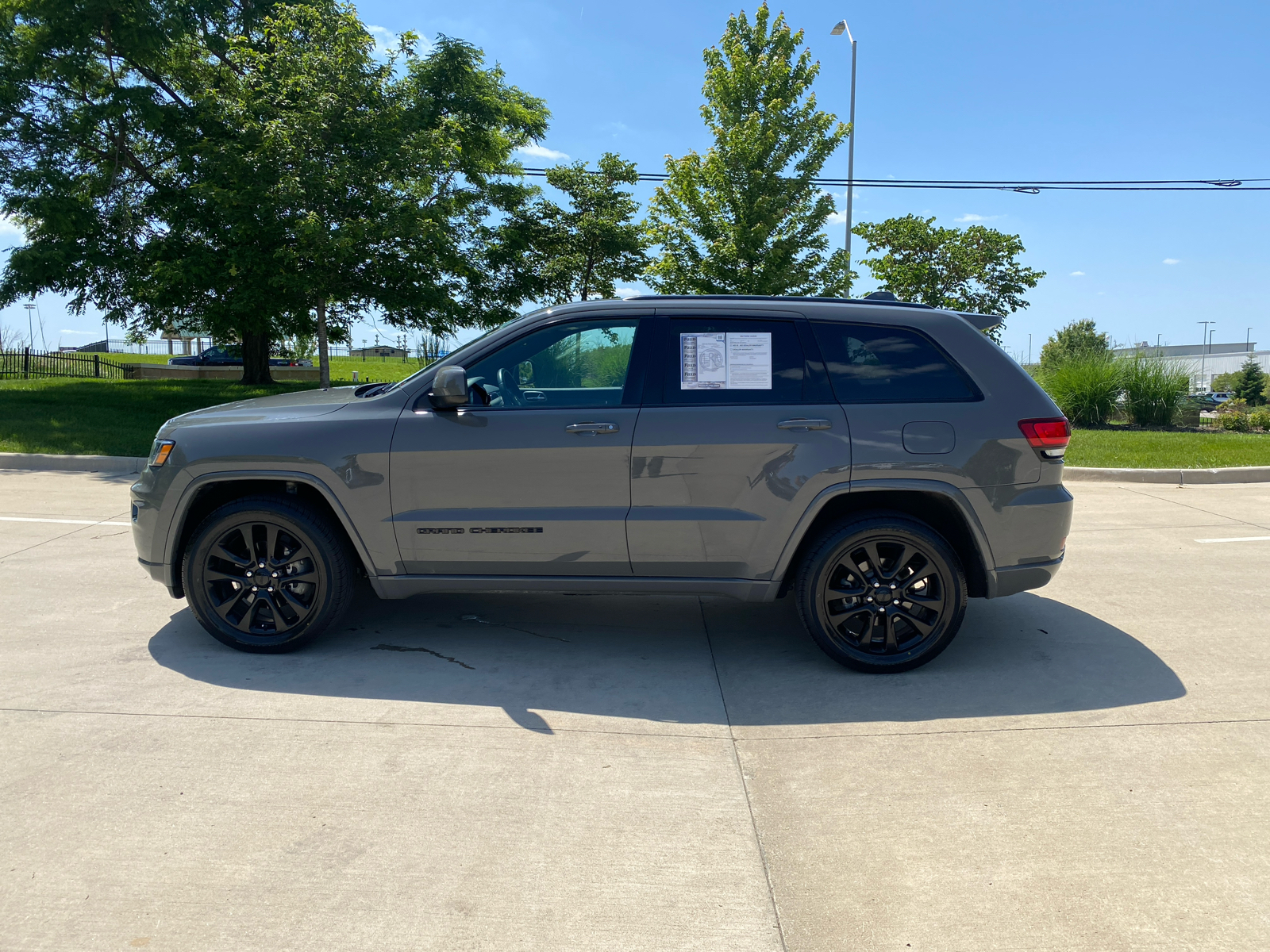 2019 Jeep Grand Cherokee Altitude 9