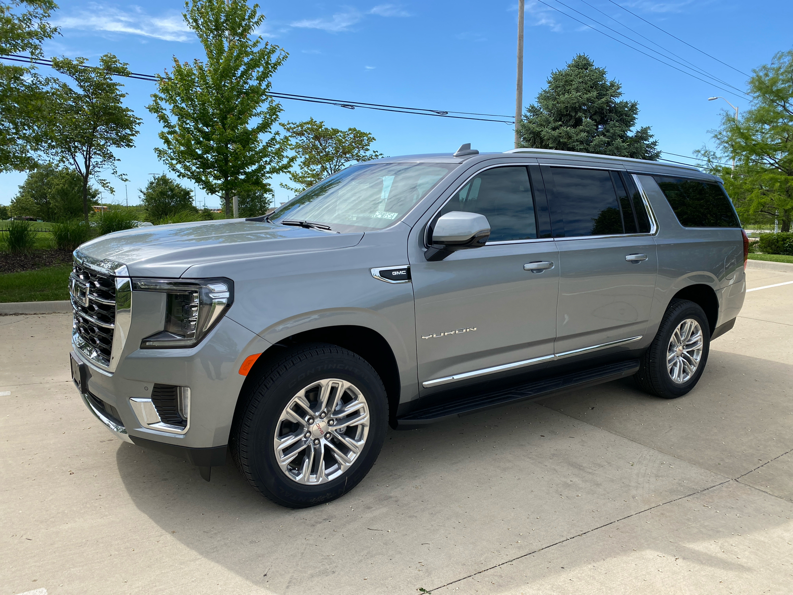 2024 GMC Yukon XL SLT 1