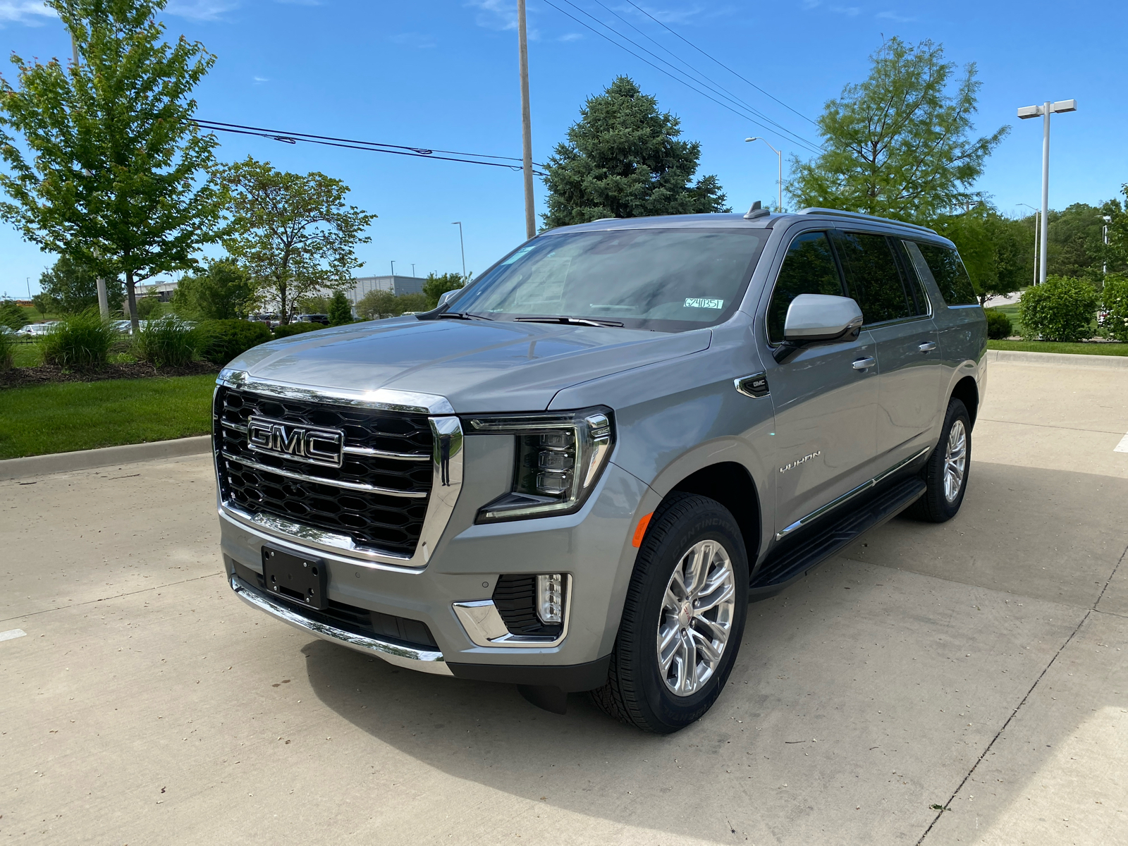 2024 GMC Yukon XL SLT 2