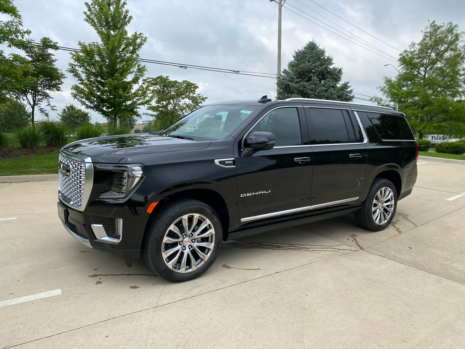 2024 GMC Yukon XL Denali 1