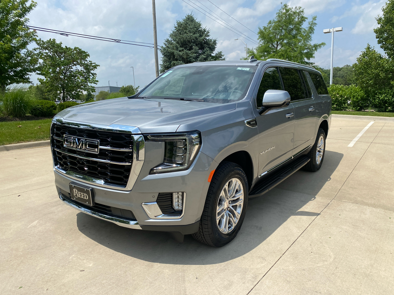 2024 GMC Yukon XL SLT 2