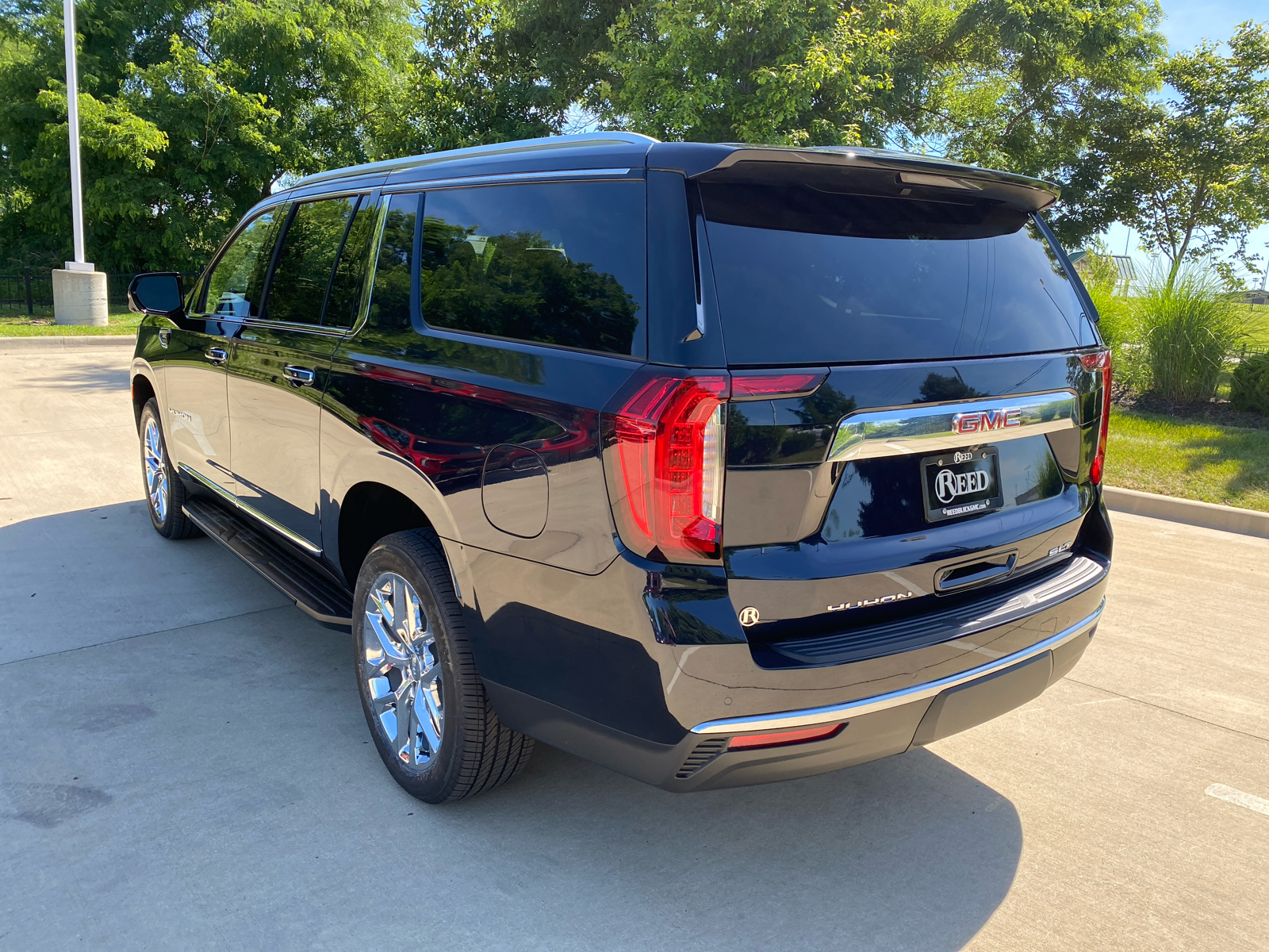 2024 GMC Yukon XL SLT 8