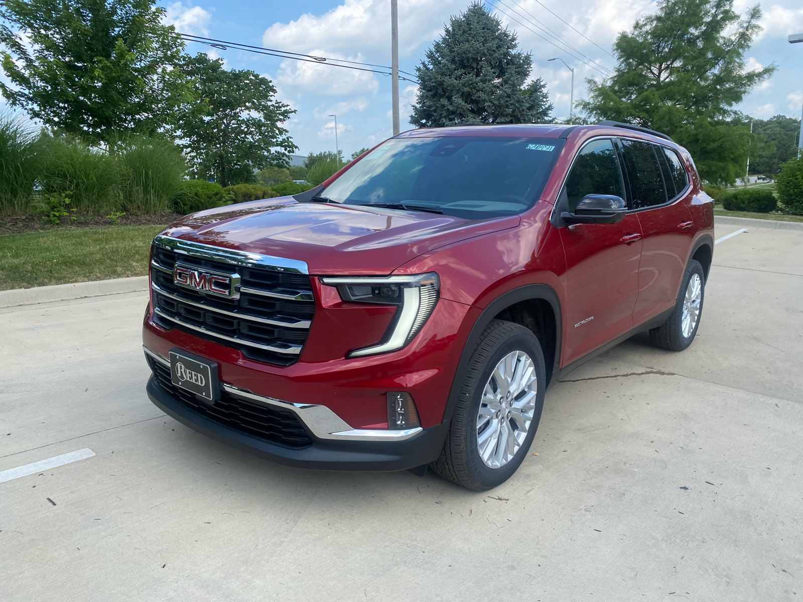 2024 GMC Acadia FWD Elevation 2