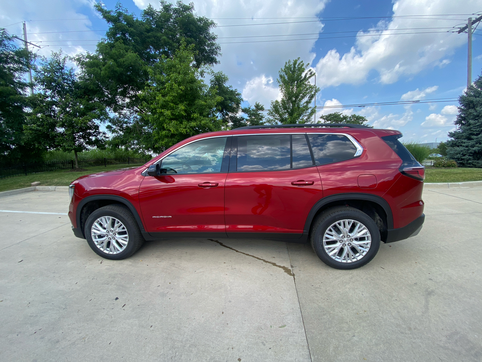 2024 GMC Acadia FWD Elevation 9