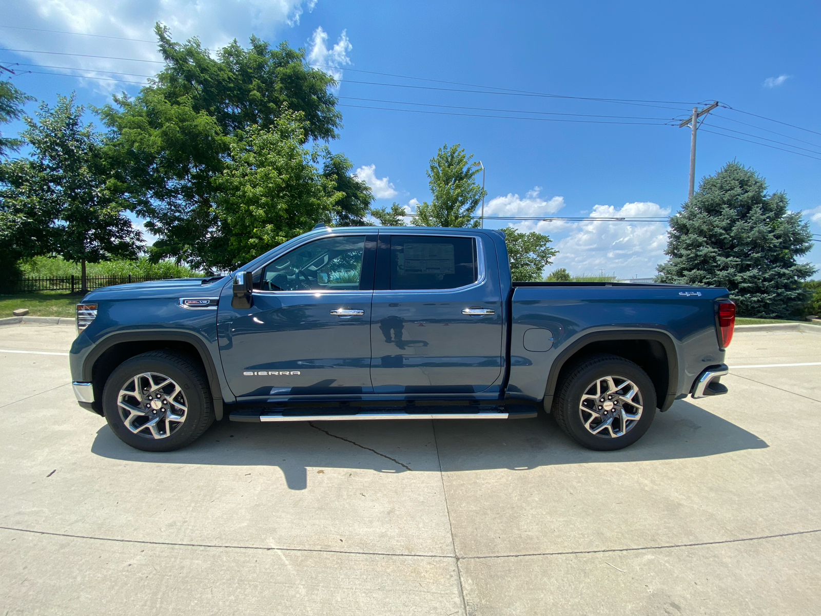 2024 GMC Sierra 1500 SLT 4WD Crew Cab 147 9