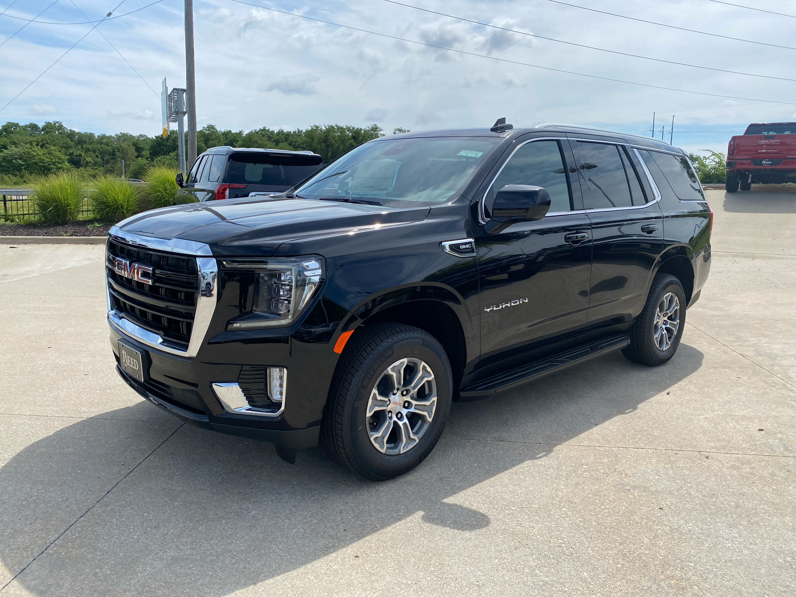 2024 GMC Yukon SLE 1