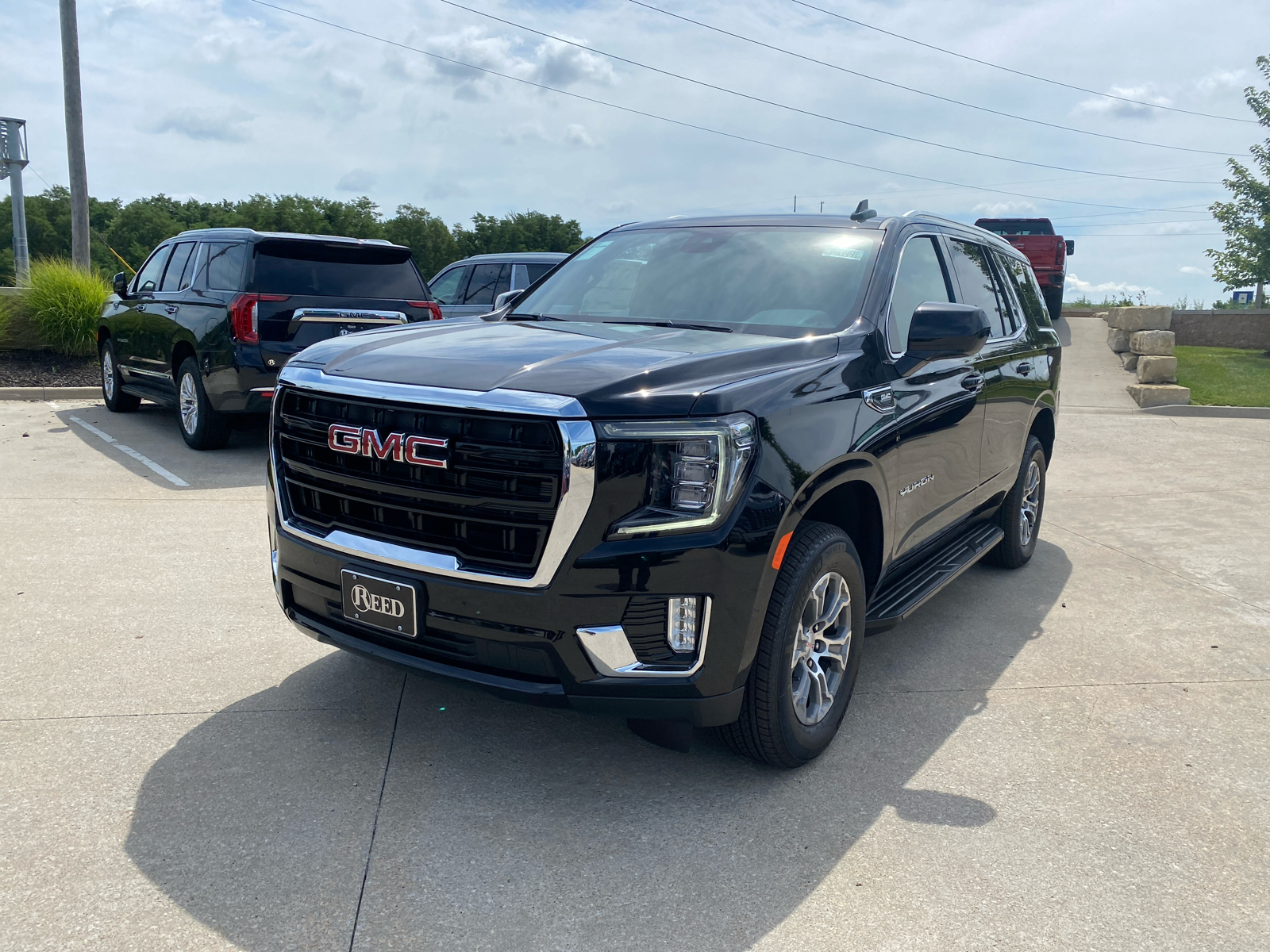 2024 GMC Yukon SLE 2