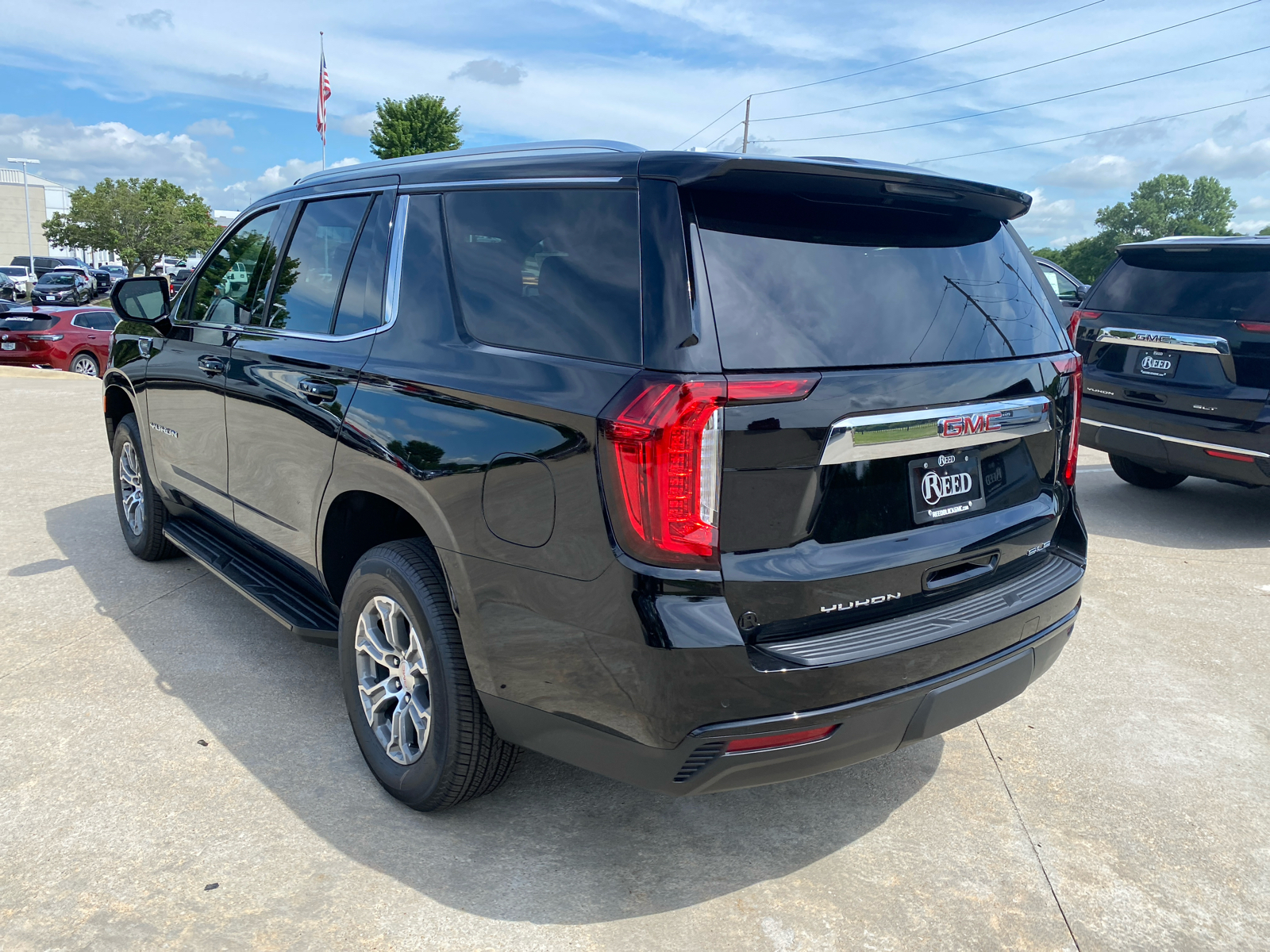 2024 GMC Yukon SLE 8