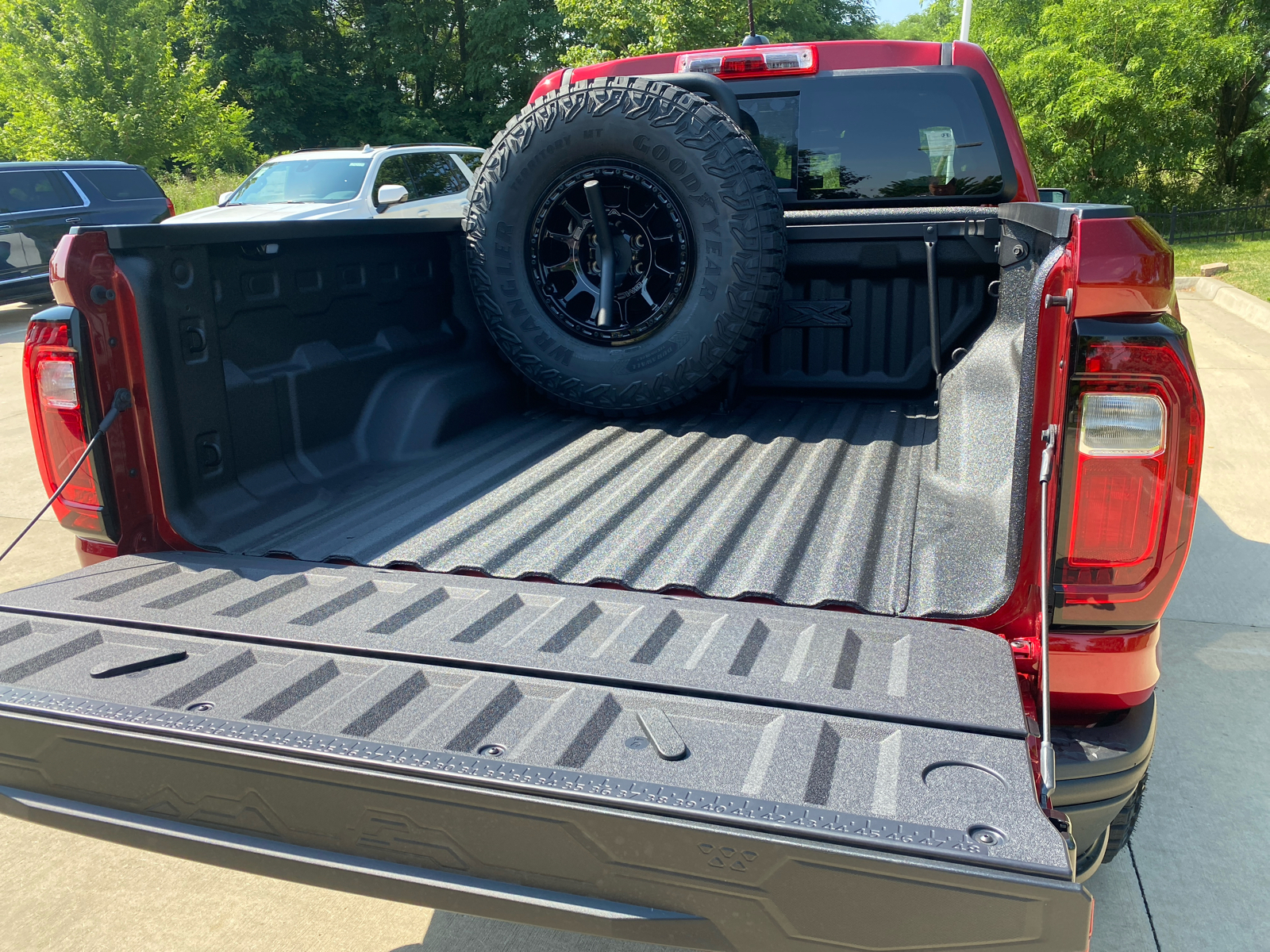 2024 GMC Canyon 4WD AT4X Crew Cab 44