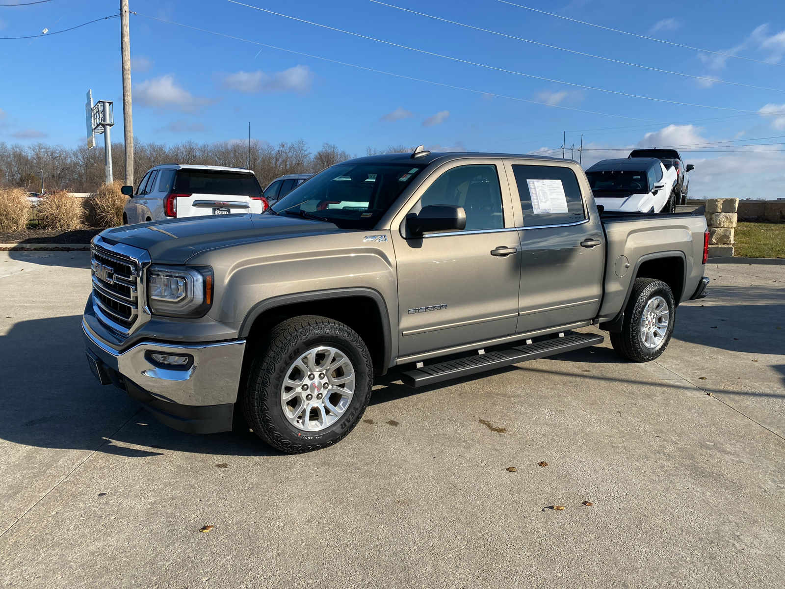 2017 GMC Sierra 1500 SLE 4WD Crew Cab 143.5 1