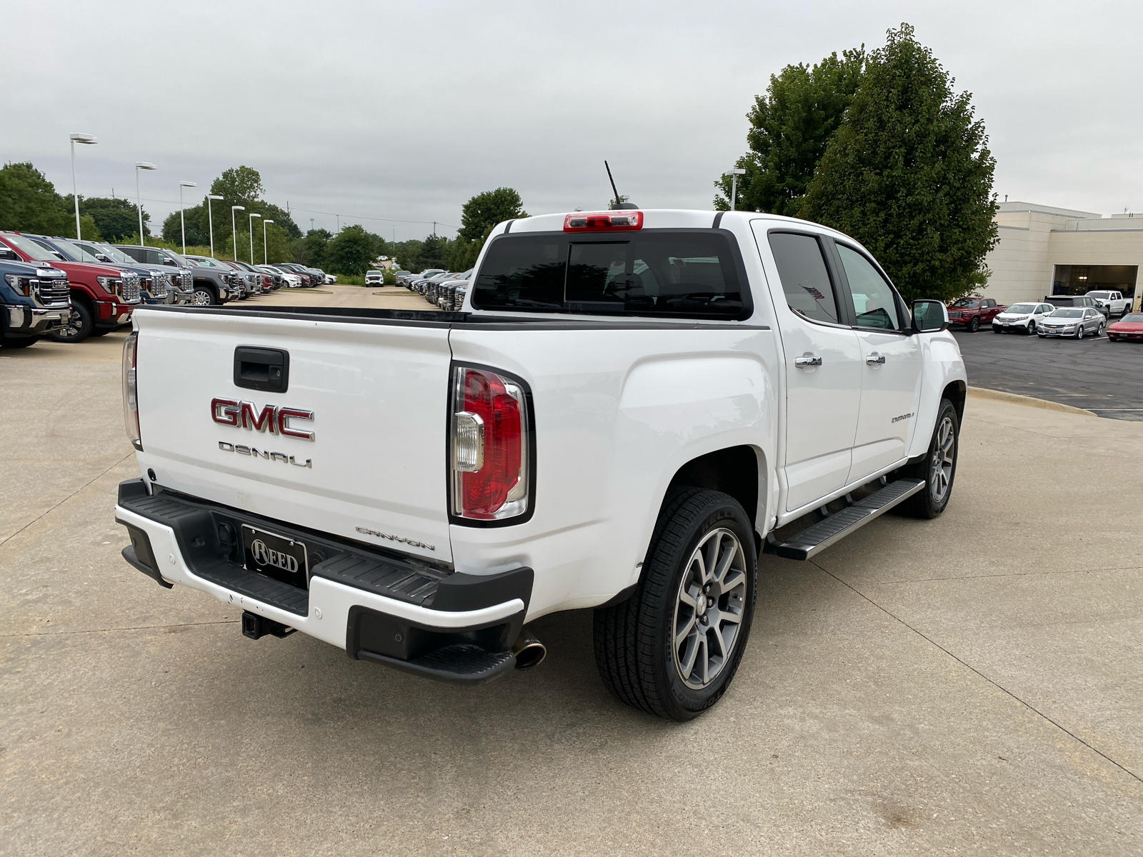 2022 GMC Canyon 4WD Denali Crew Cab 128 6