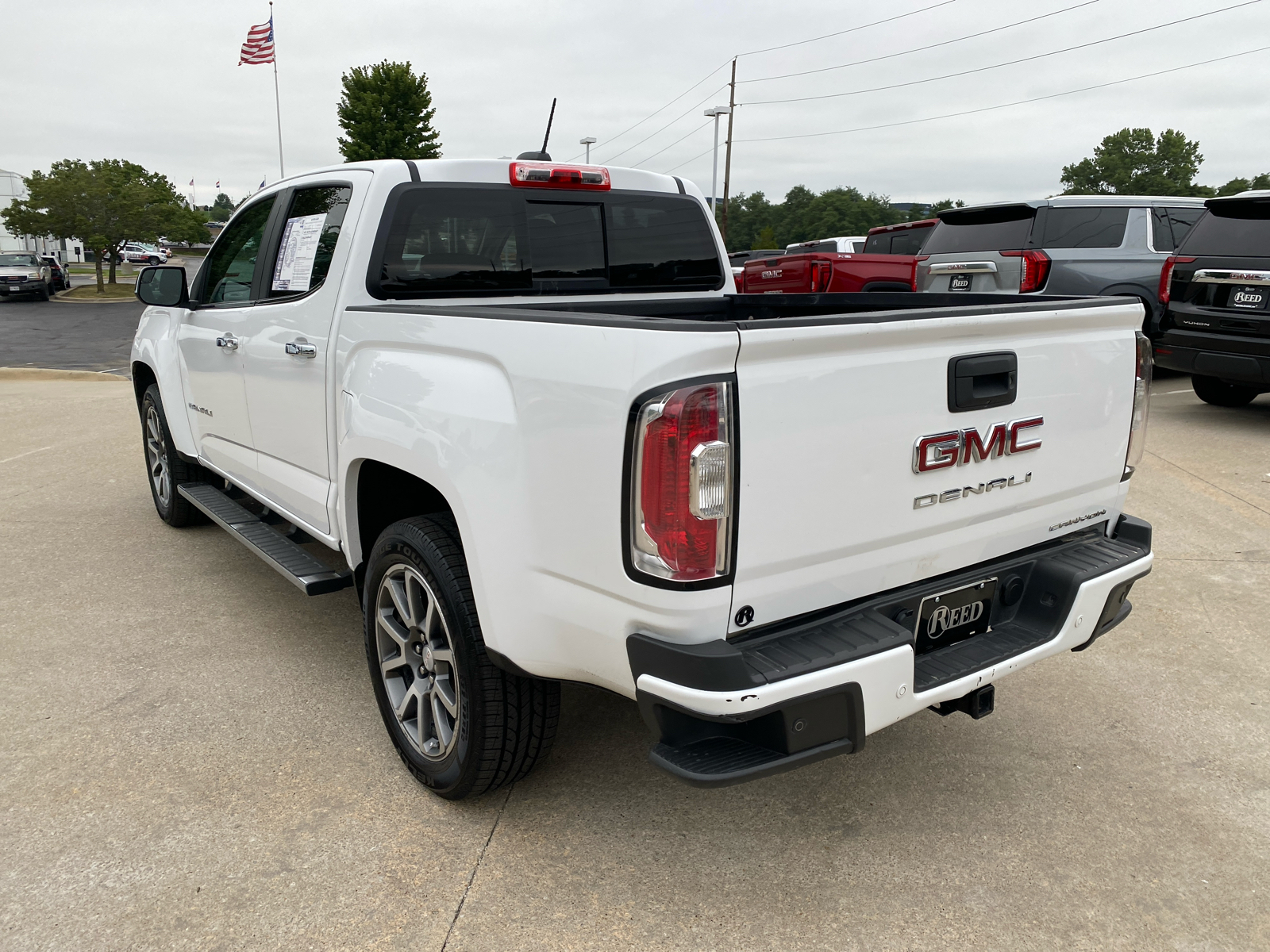 2022 GMC Canyon 4WD Denali Crew Cab 128 8