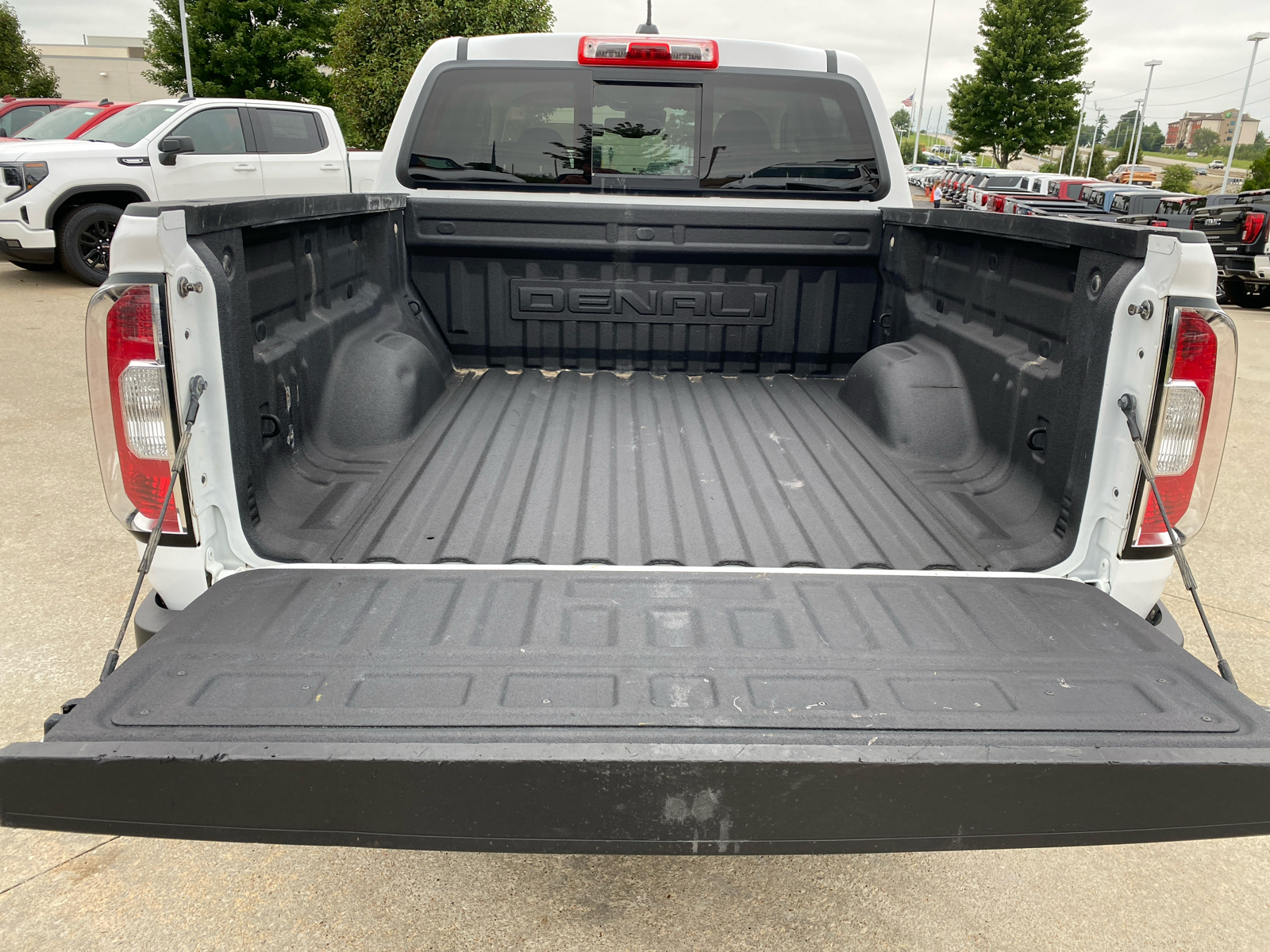 2022 GMC Canyon 4WD Denali Crew Cab 128 34