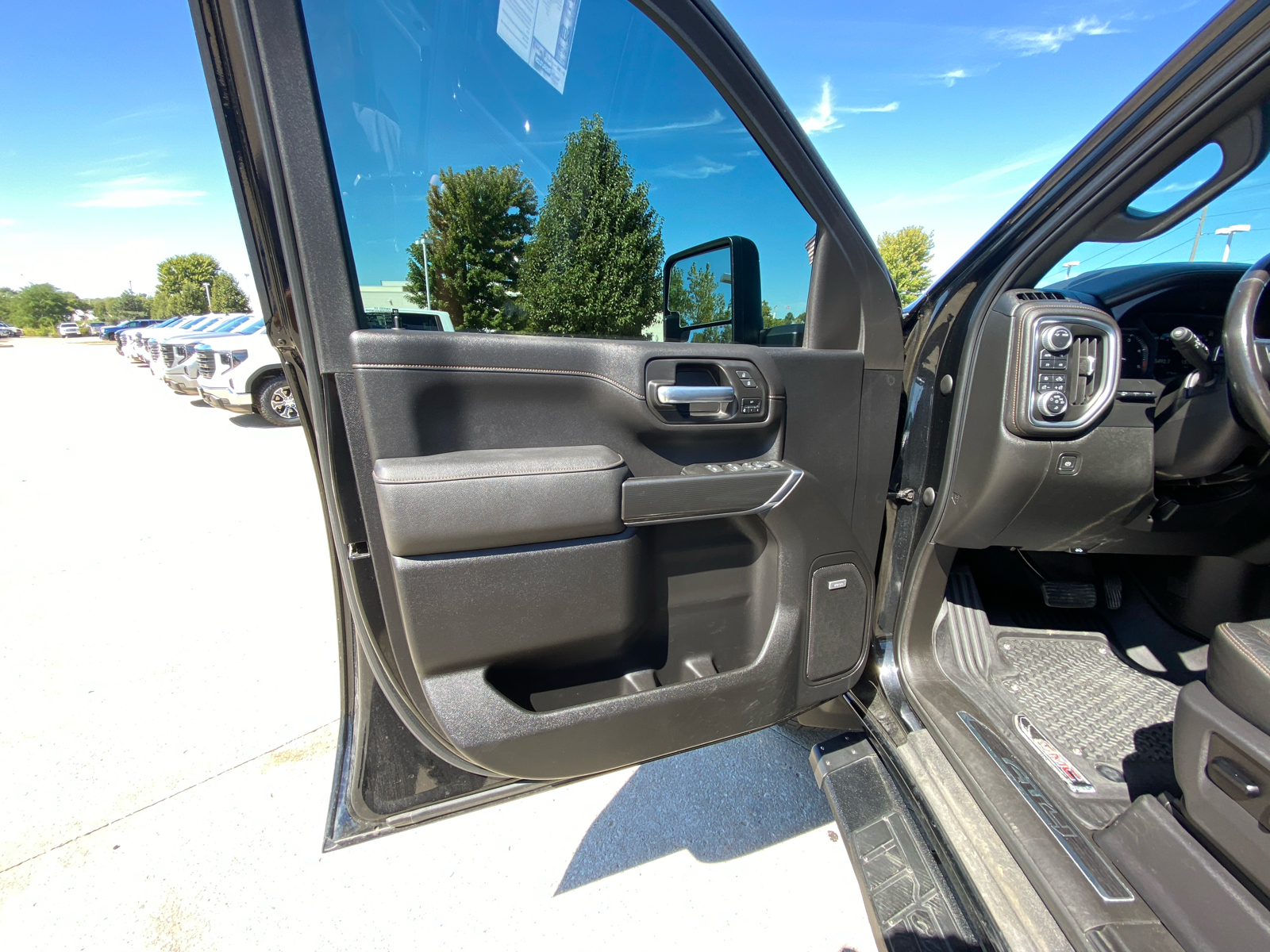 2021 GMC Sierra 2500HD AT4 4WD Crew Cab 159 10