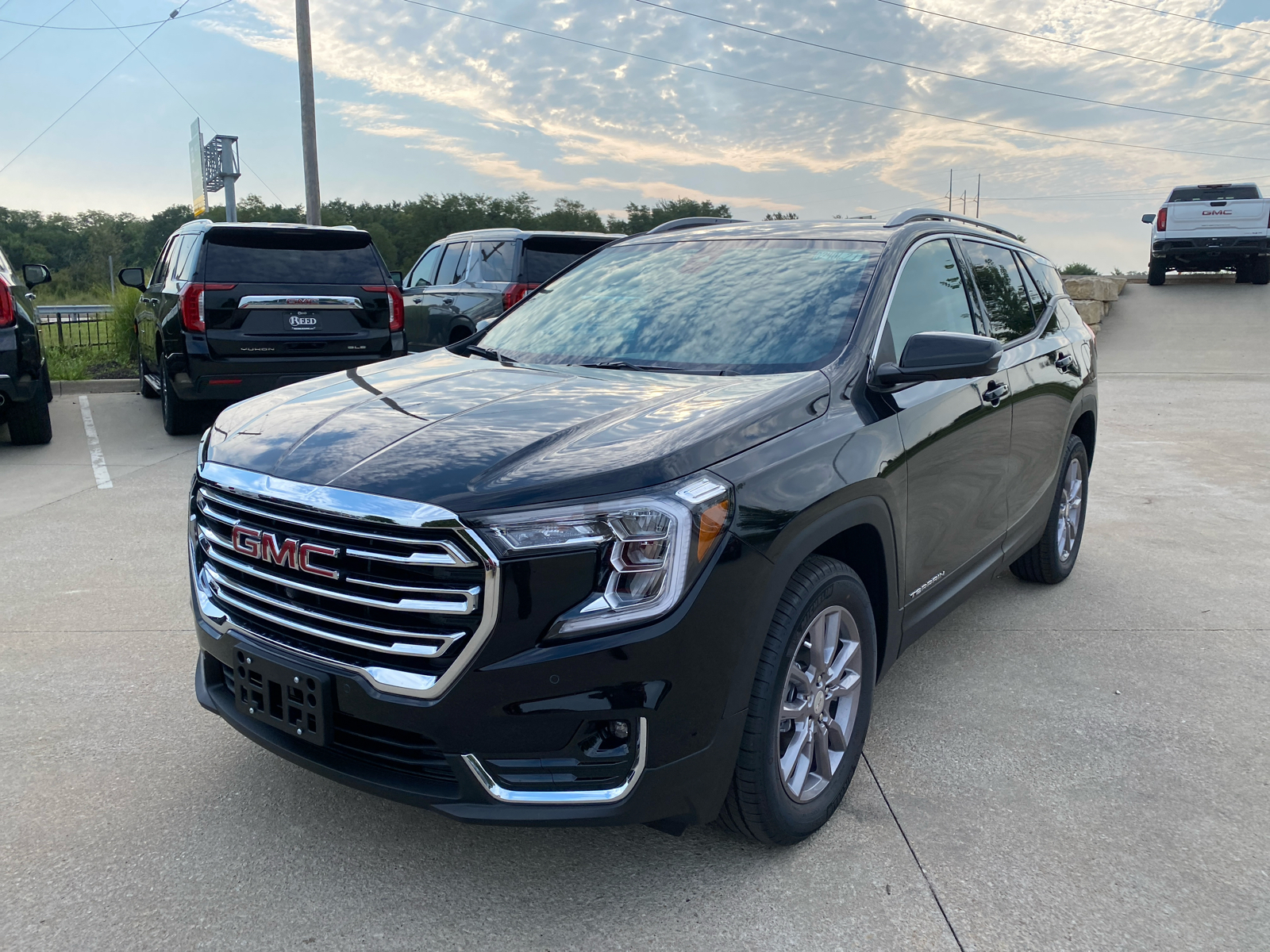 2024 GMC Terrain SLT 2