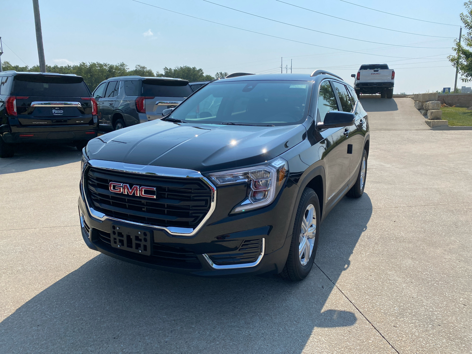 2024 GMC Terrain SLE 2