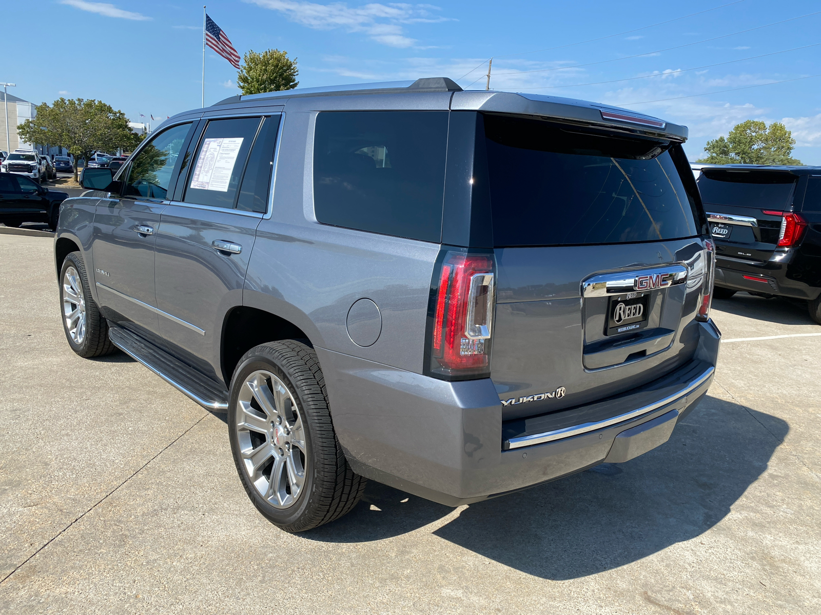 2020 GMC Yukon Denali 8