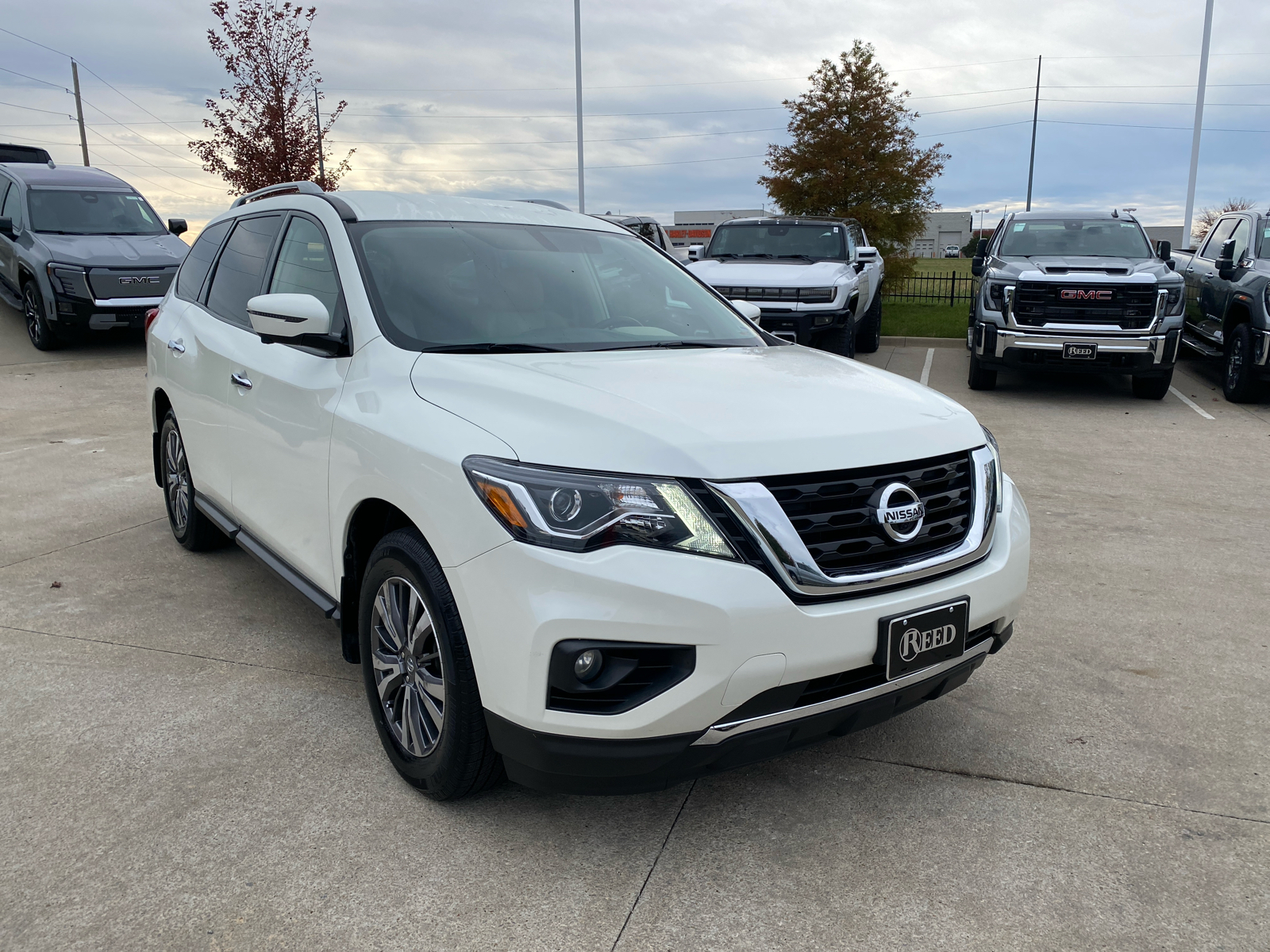 2020 Nissan Pathfinder SL 4