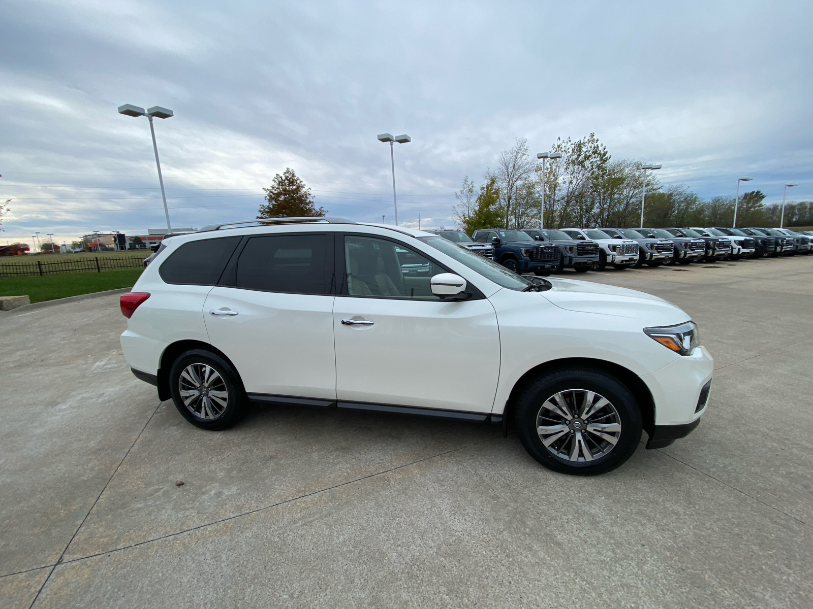 2020 Nissan Pathfinder SL 5