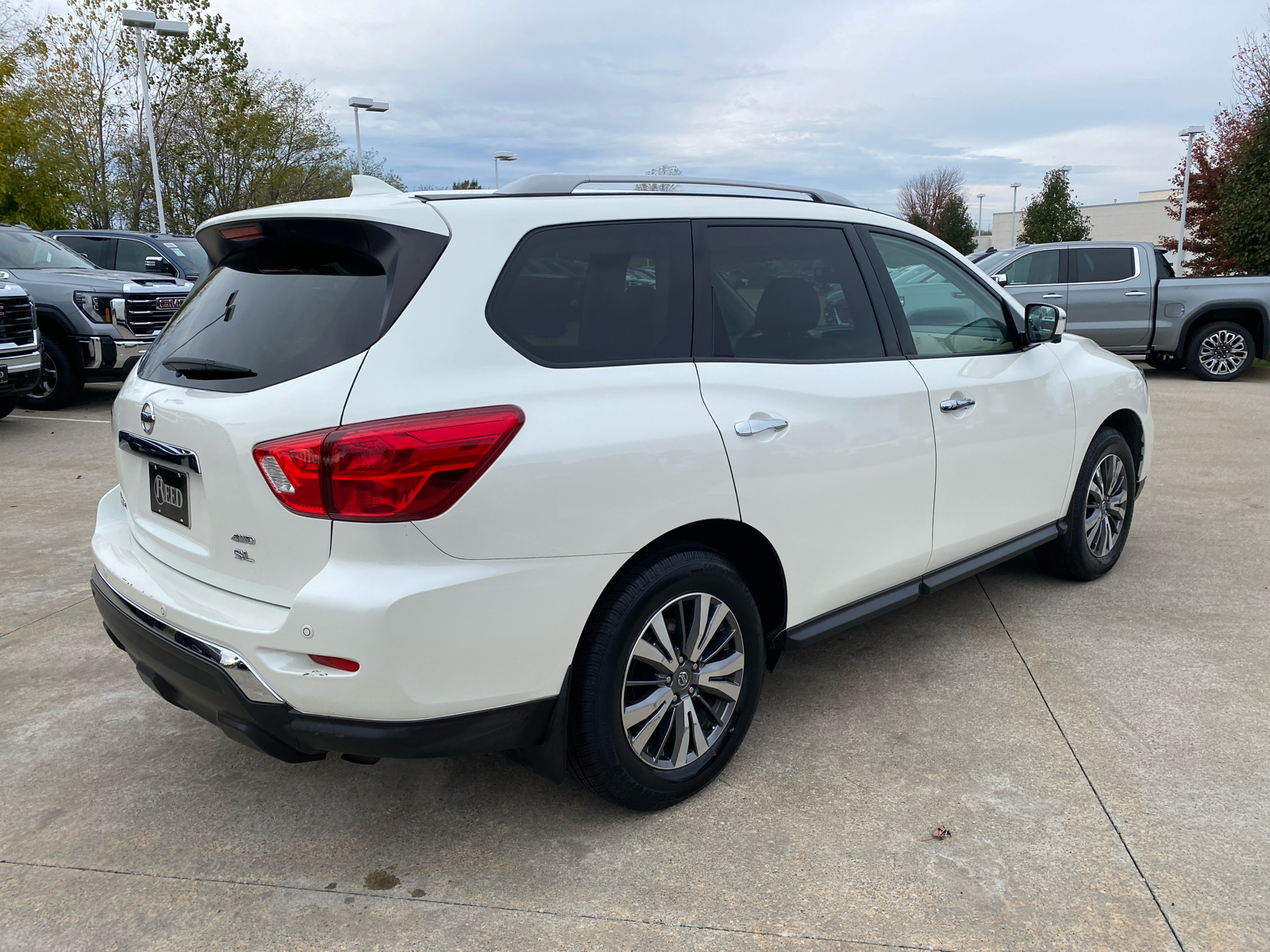 2020 Nissan Pathfinder SL 6