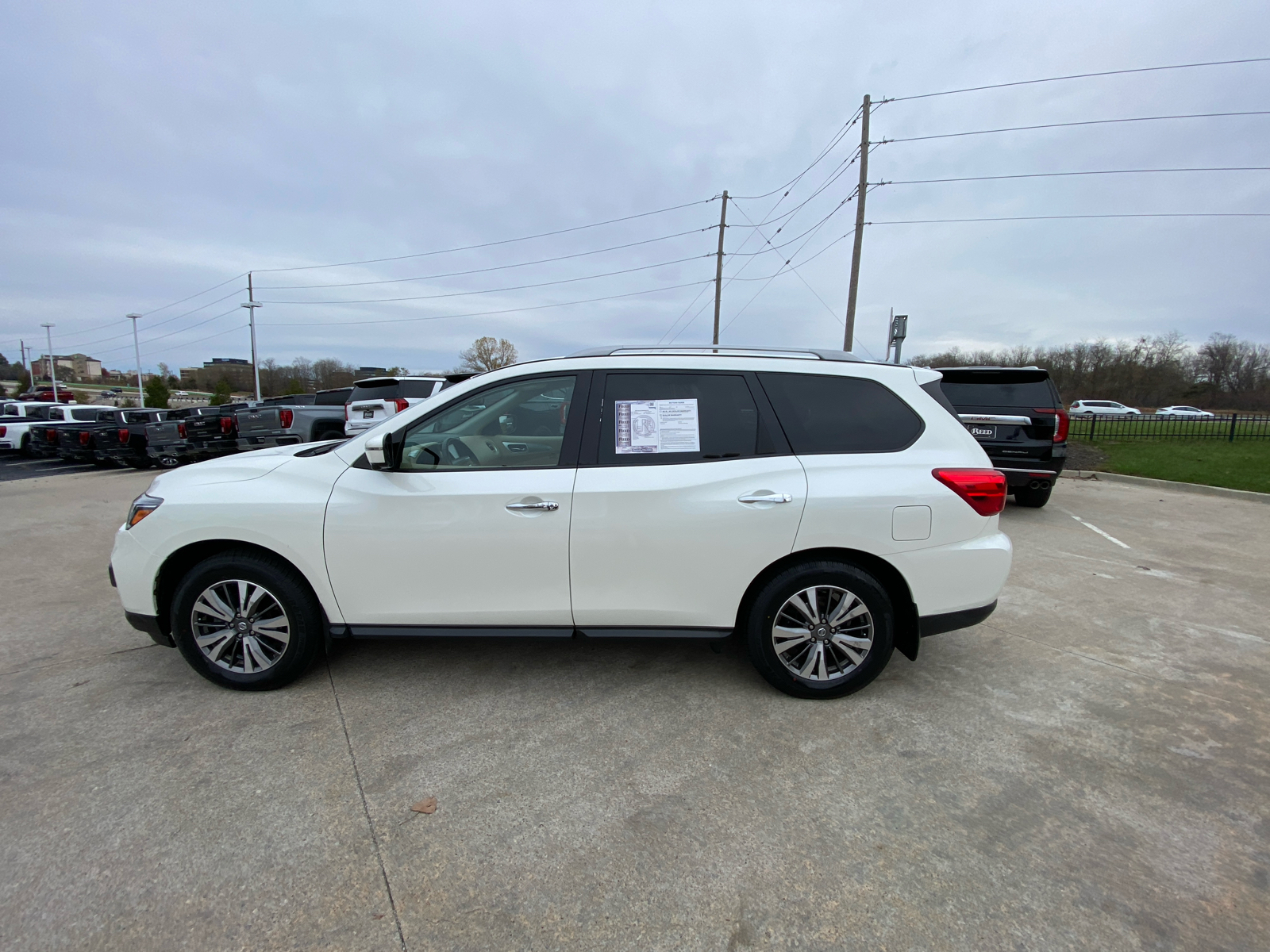 2020 Nissan Pathfinder SL 9