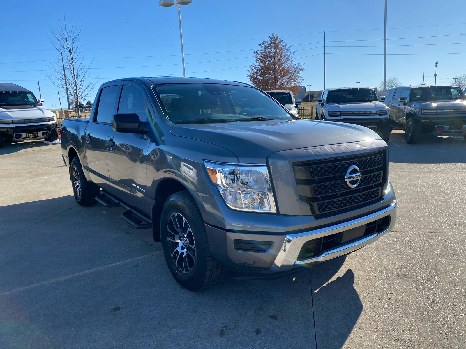 2022 Nissan Titan SV 4x4 Crew Cab 4