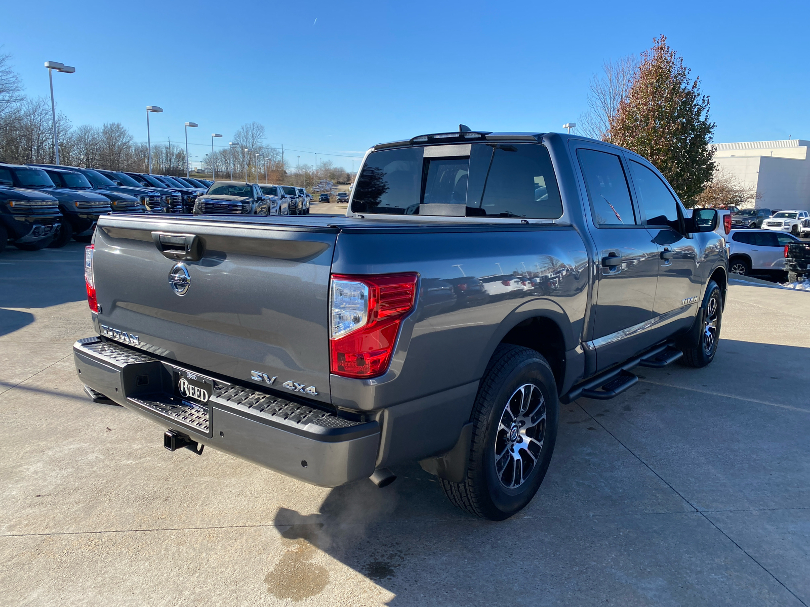 2022 Nissan Titan SV 4x4 Crew Cab 6