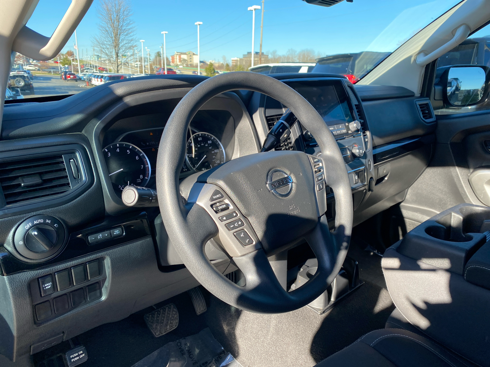 2022 Nissan Titan SV 4x4 Crew Cab 12