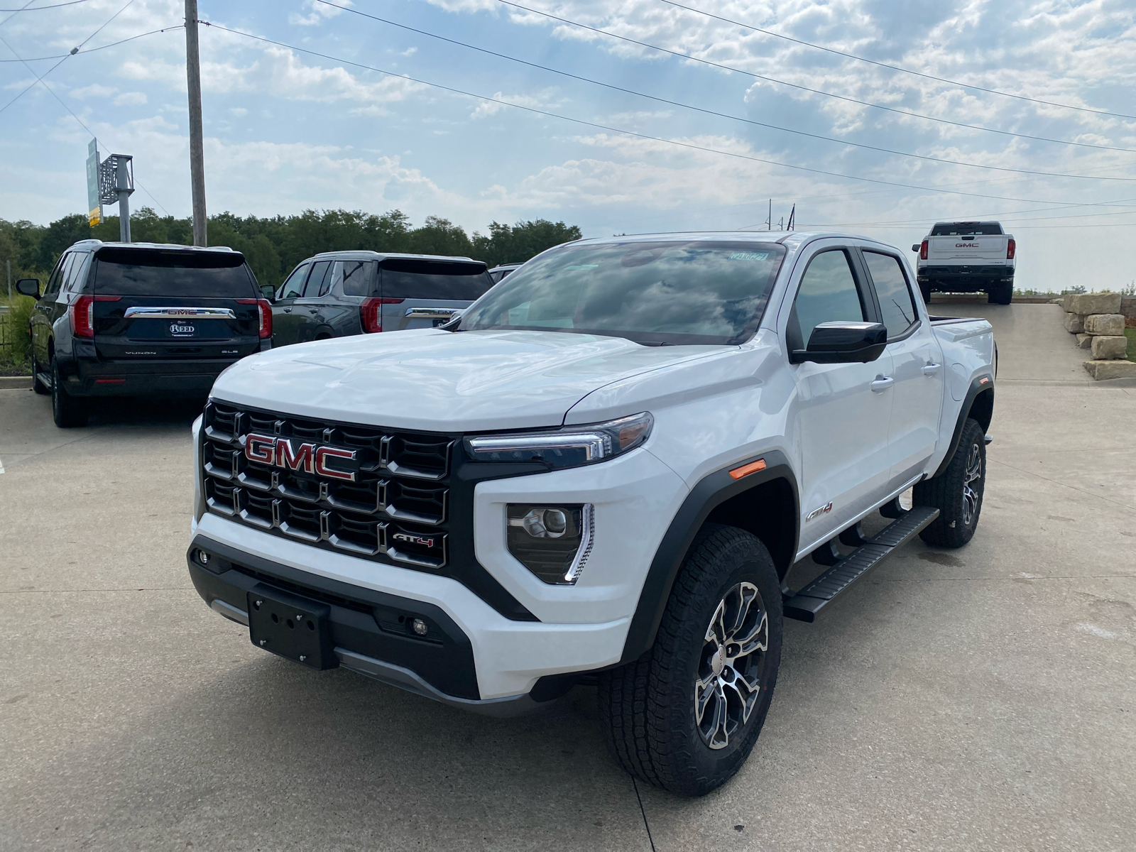 2024 GMC Canyon 4WD AT4 Crew Cab 2